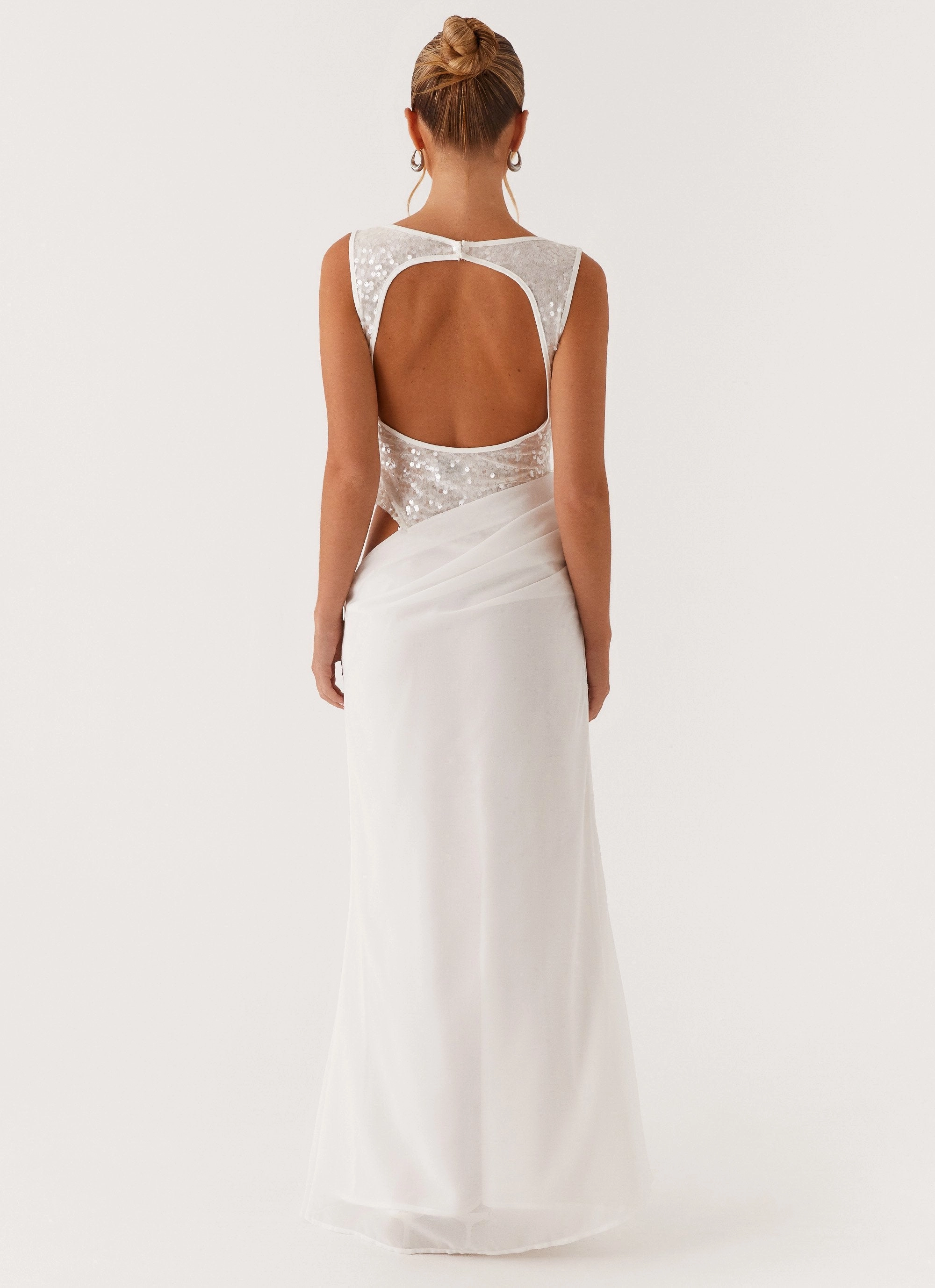 Feminine Tailoring Cozy Comfort Above Ground Sequin Maxi Dress - White