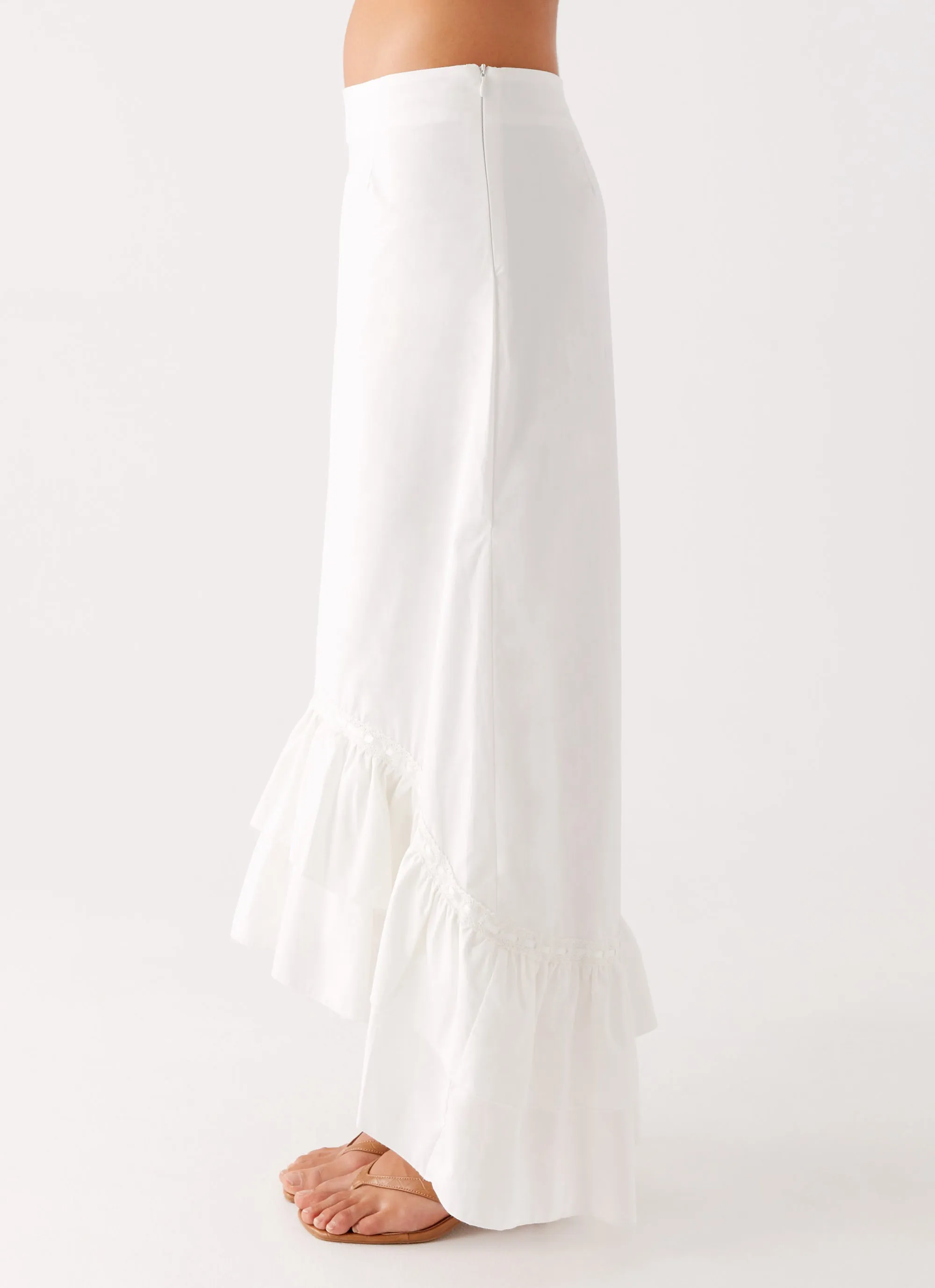 Elegant Texture High low hem Alessandra Maxi Skirt - White
