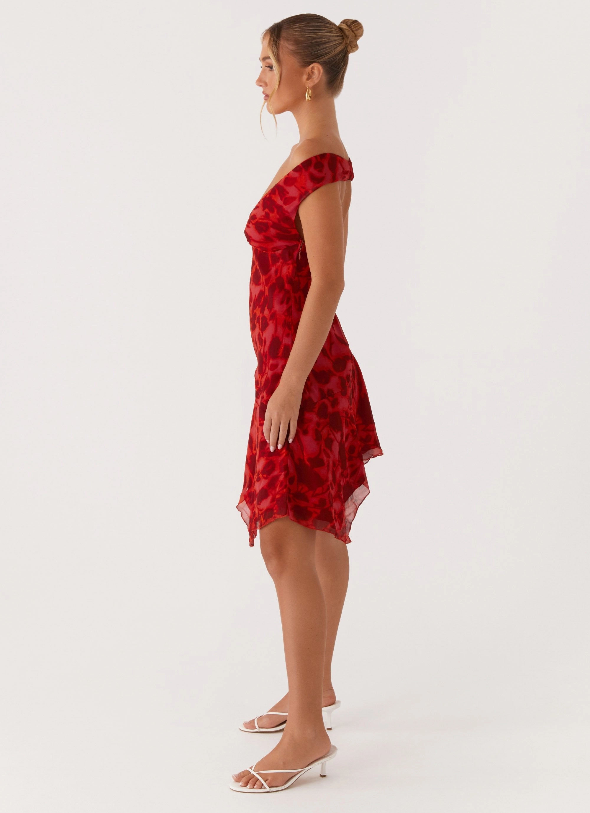 Easy Vibe TaglessDesign Alma Mini Dress - Deep Red Floral