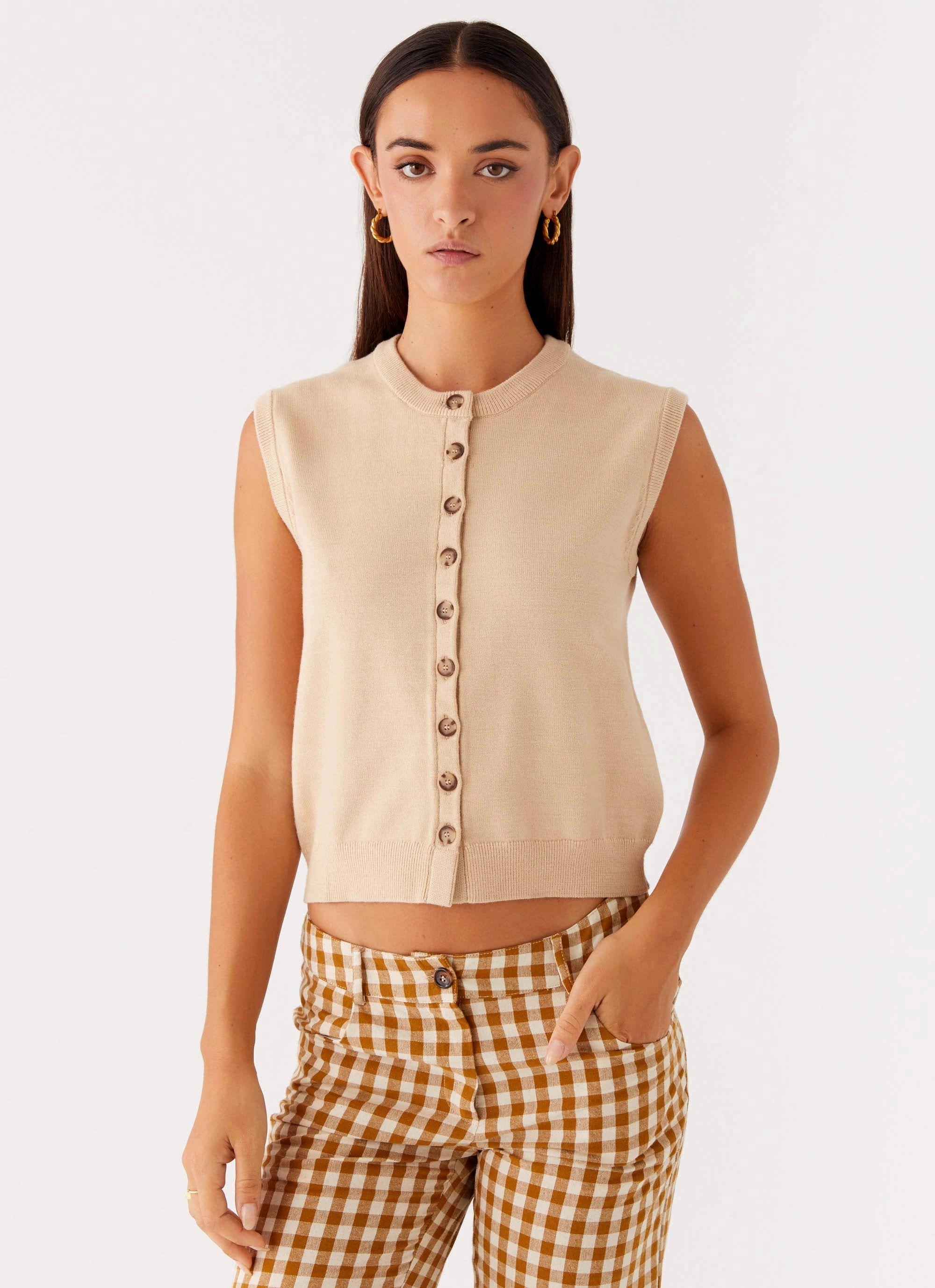 Mickey Knit Vest - Cream Flexible Ribbed Cuffs Durable Chainstitch