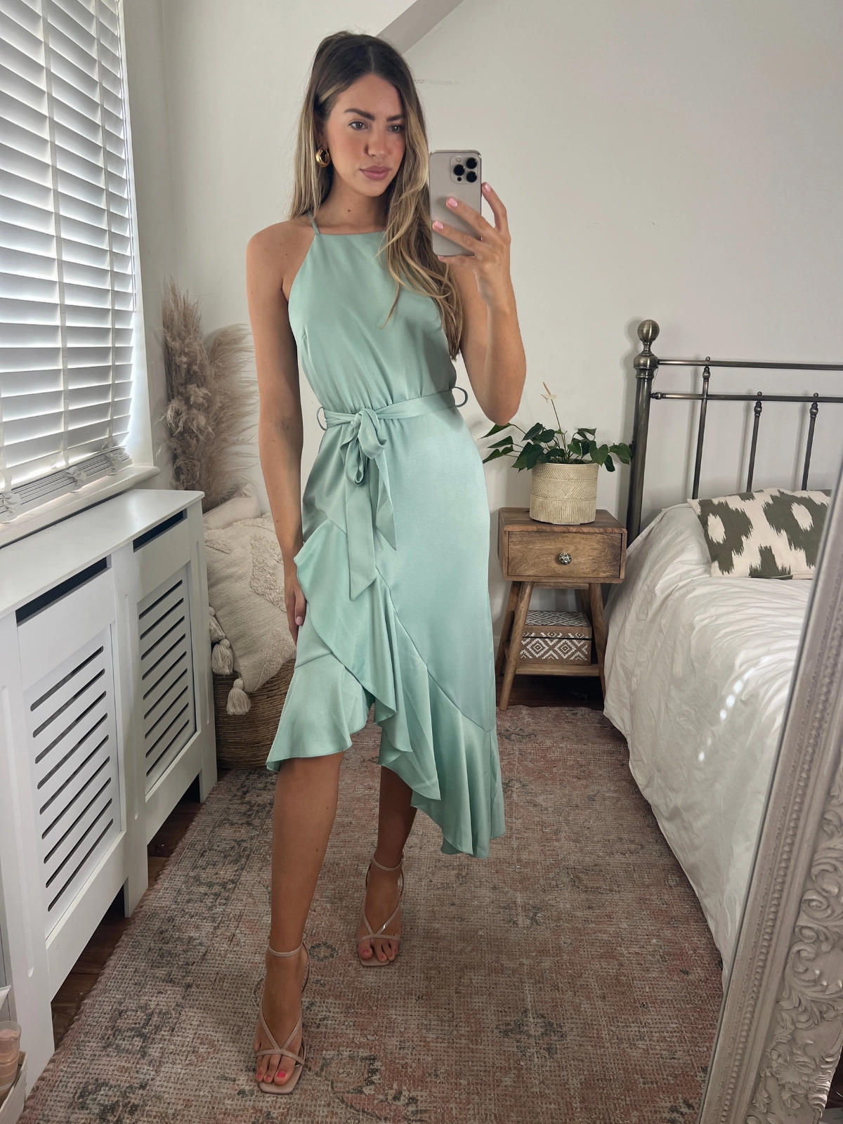 Ariana Halter Frill Dress / Sage Perfect Layering Relax Mode