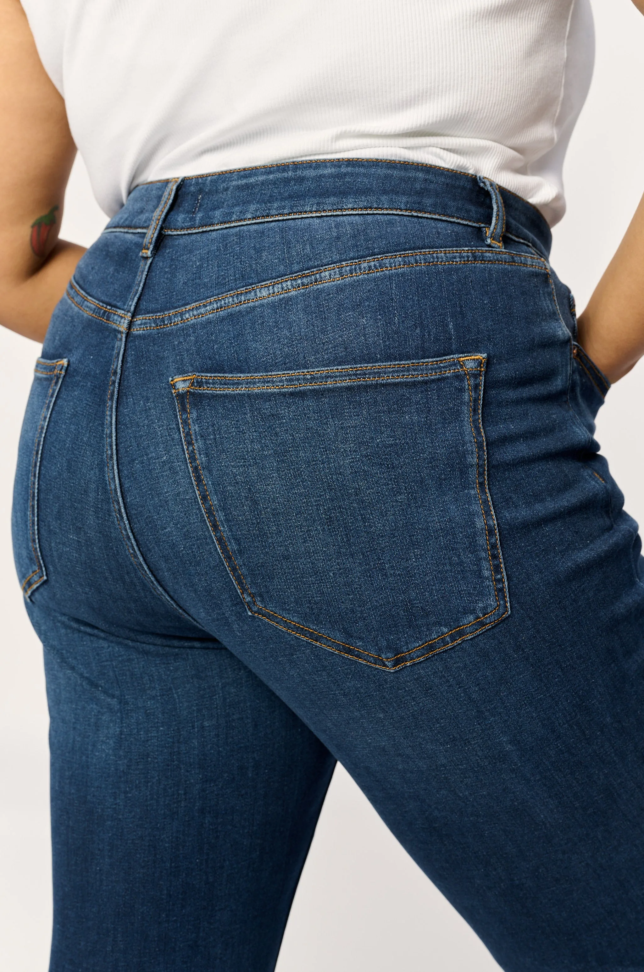 ASE PLUS STRETCH - STRAIGHT | VROOM
