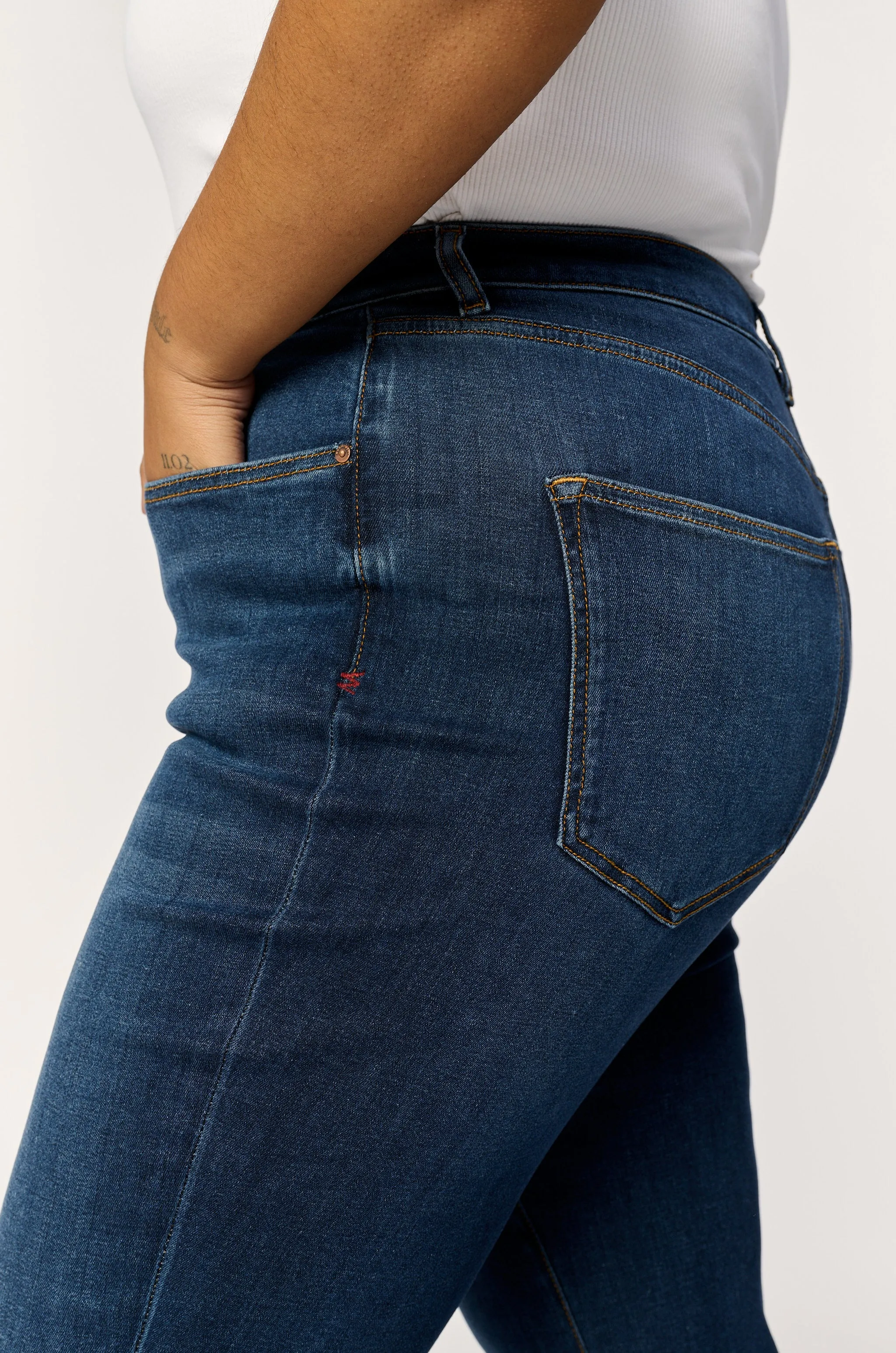 ASE PLUS STRETCH - STRAIGHT | VROOM