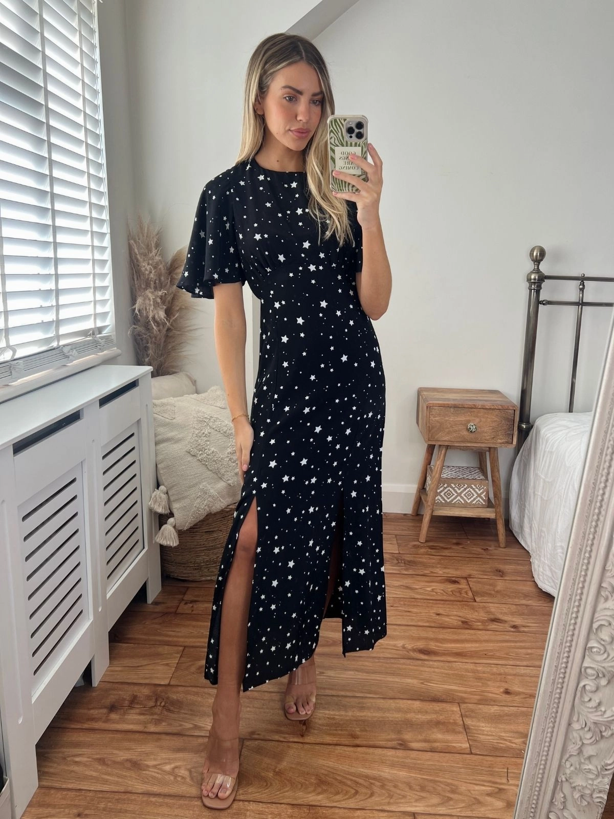 tailored look Bailey Angel Sleeve Midi Dress / Star Print
