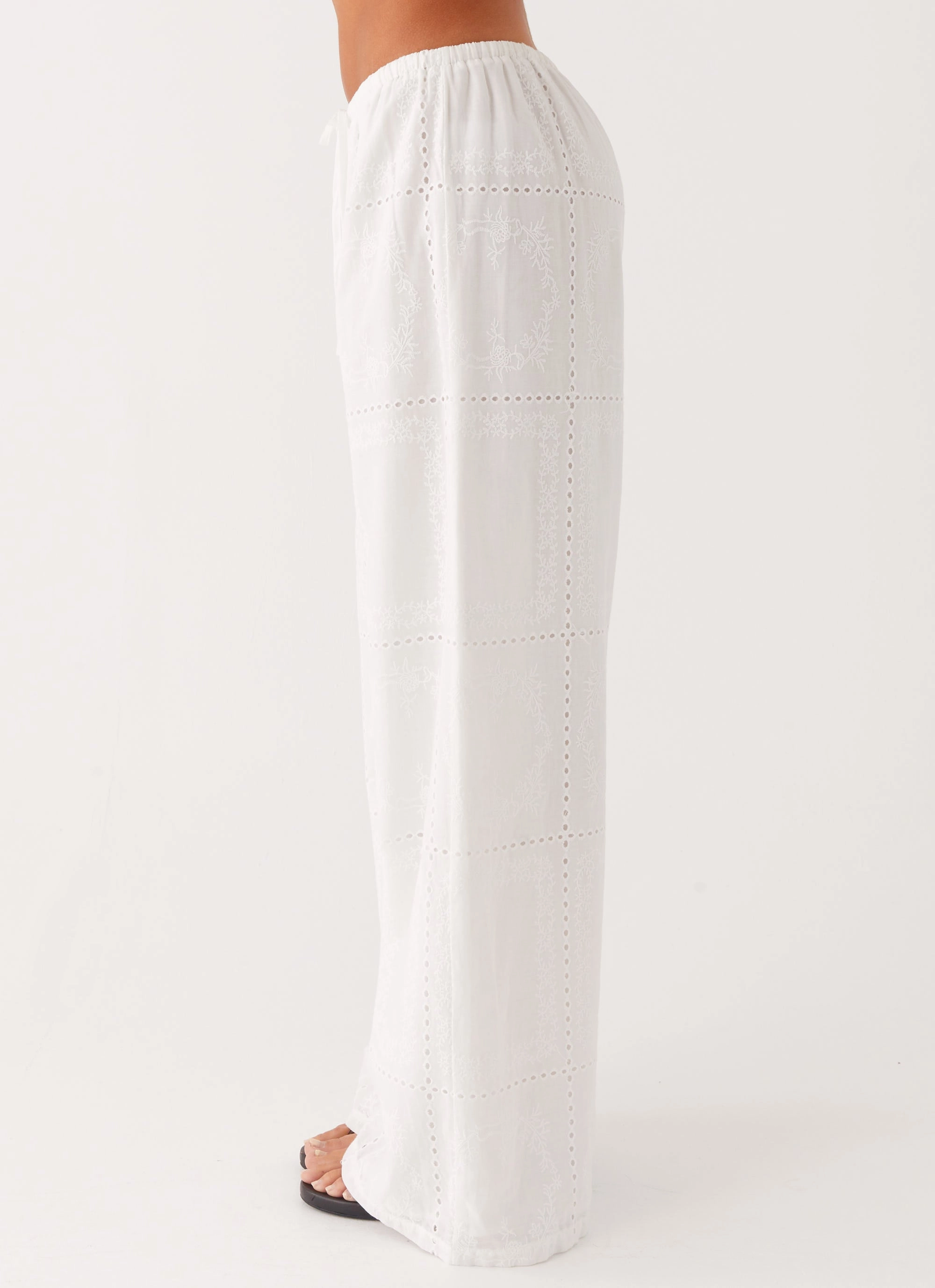 Hidden Pocket System Breathable wear Bille Low Rise Pants - White