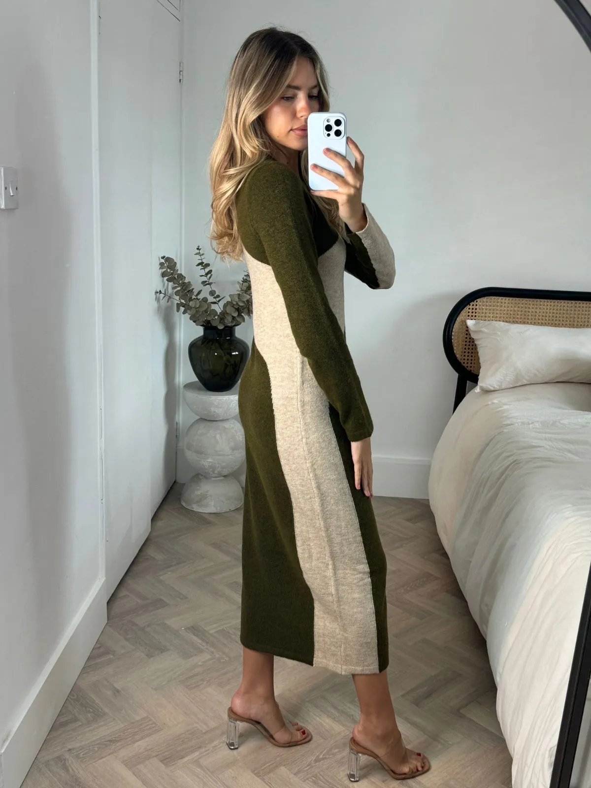 Perfect Shape Brynn Knitted Colourblock Midaxi Dress in Stone & Khaki