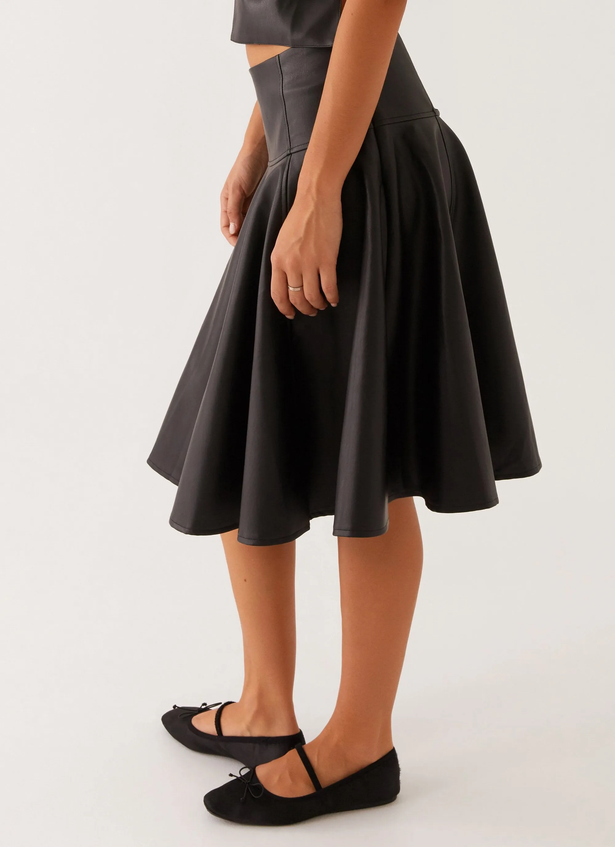 Tyler Midi Skirt - Black Autumn Stroll Seamless construction