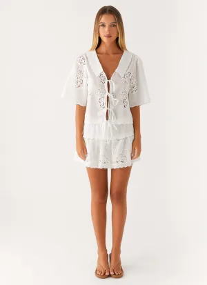 Stretchy Travel Friendly Summer Escape Embroidered Mini Skirt - White