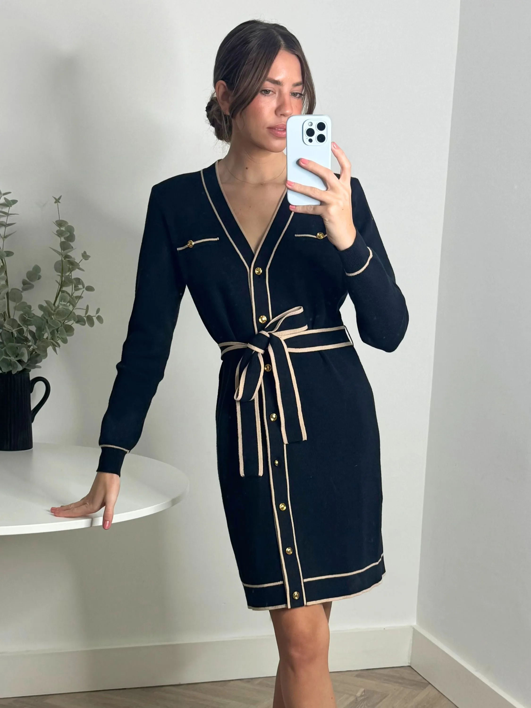 Pocket-Detail Calla Contrast Detail Knit Mini Dress in Black & Nude