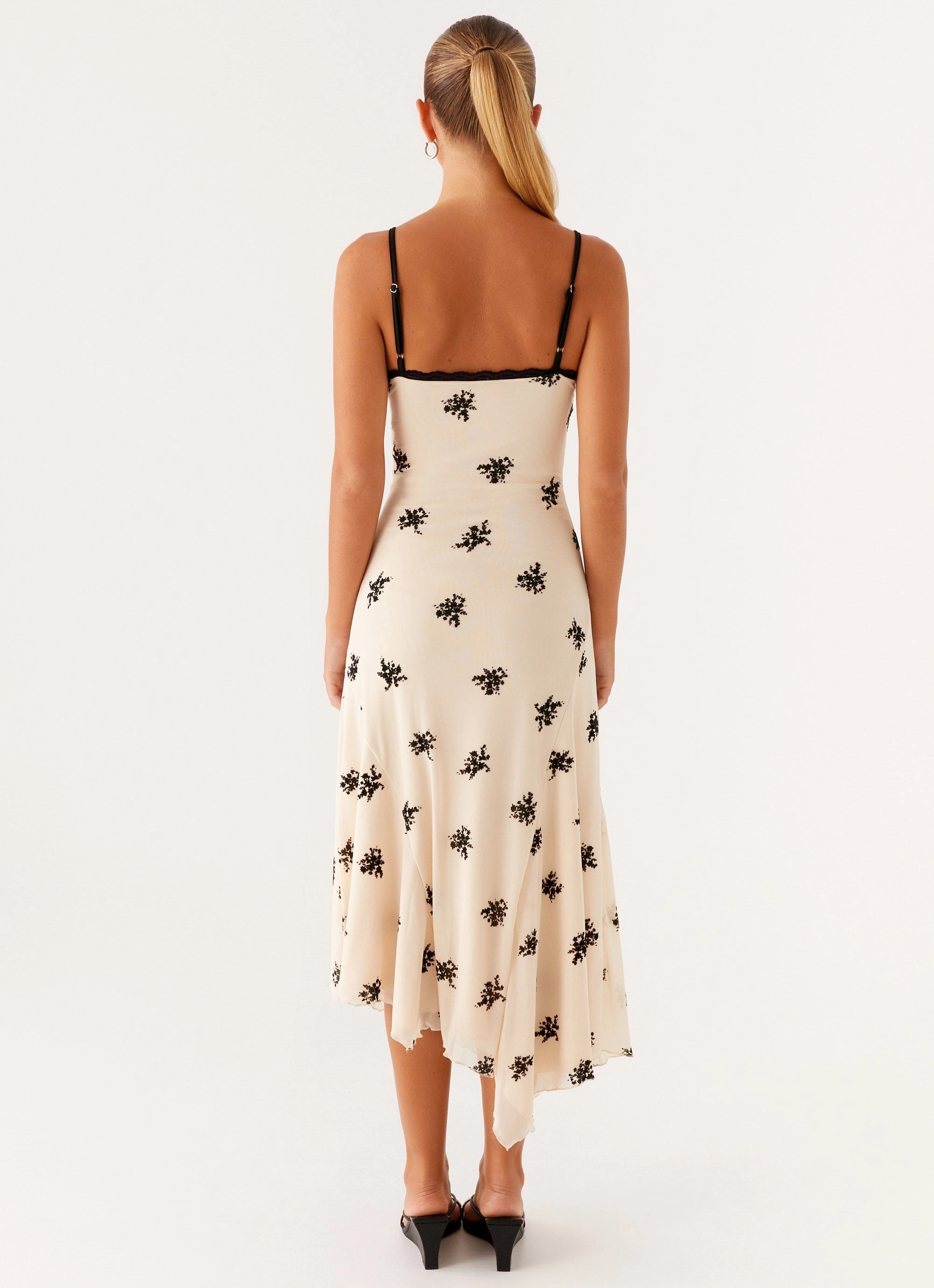 Feminine flowing piece Amelia Midi Dress - Nude