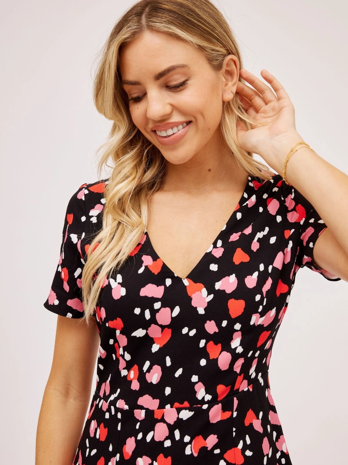 Feminine Touch All Fit Style Winnie V Neck Midi Dress / Abstract Heart