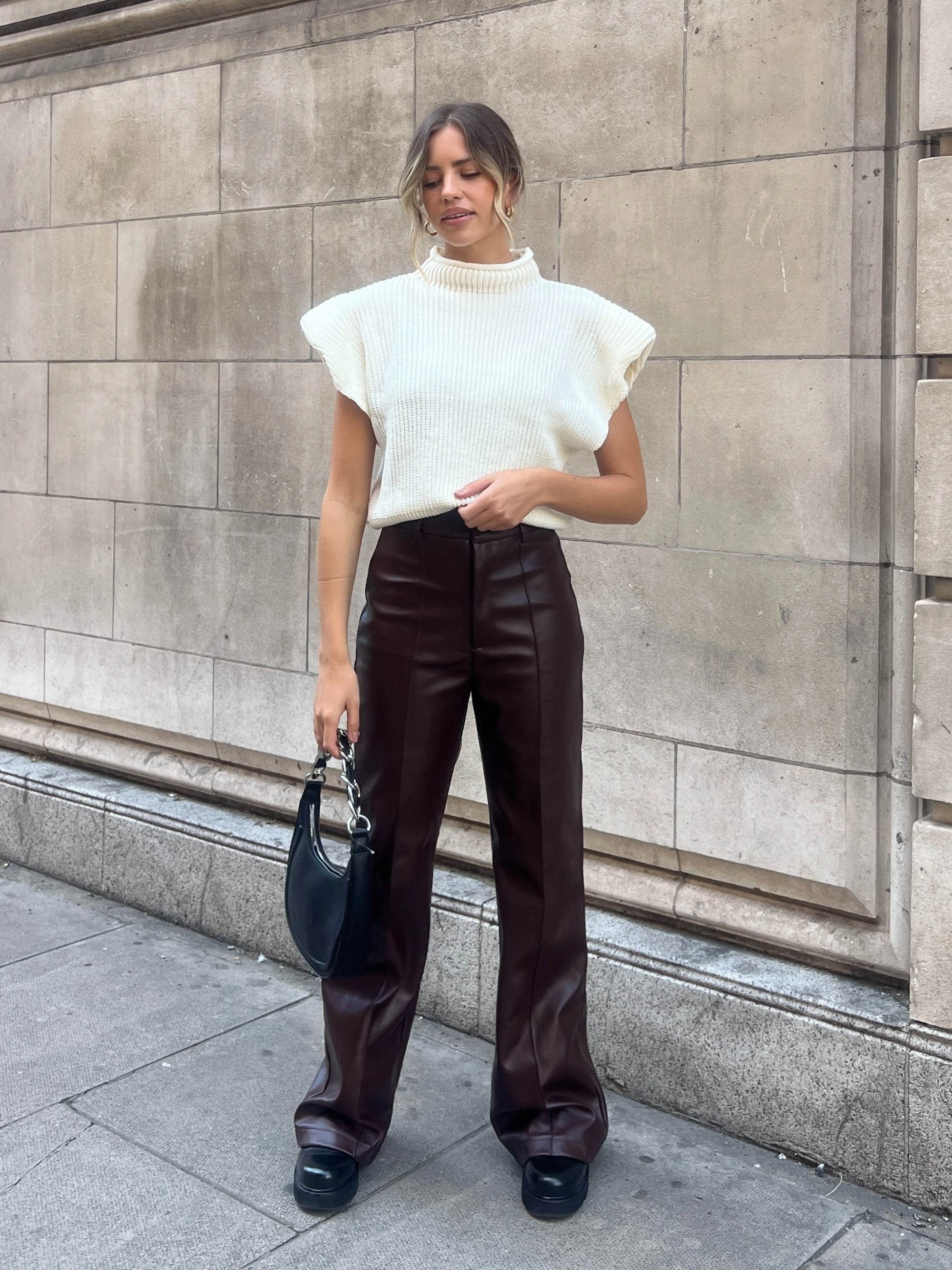 Light Deflection Fabric Dahlia Chunky Sleeveless Knitted Top / Cream