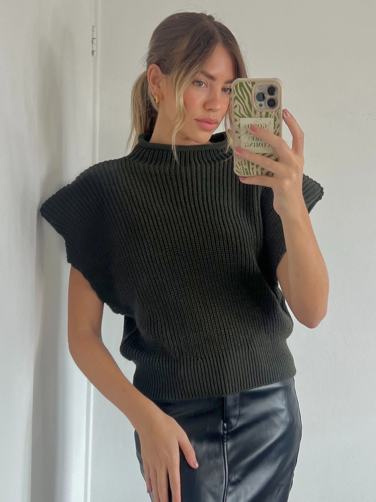 TumbleDryFriendlyMaterial LightweightMaterial Dahlia Chunky Sleeveless Knitted Top / Khaki