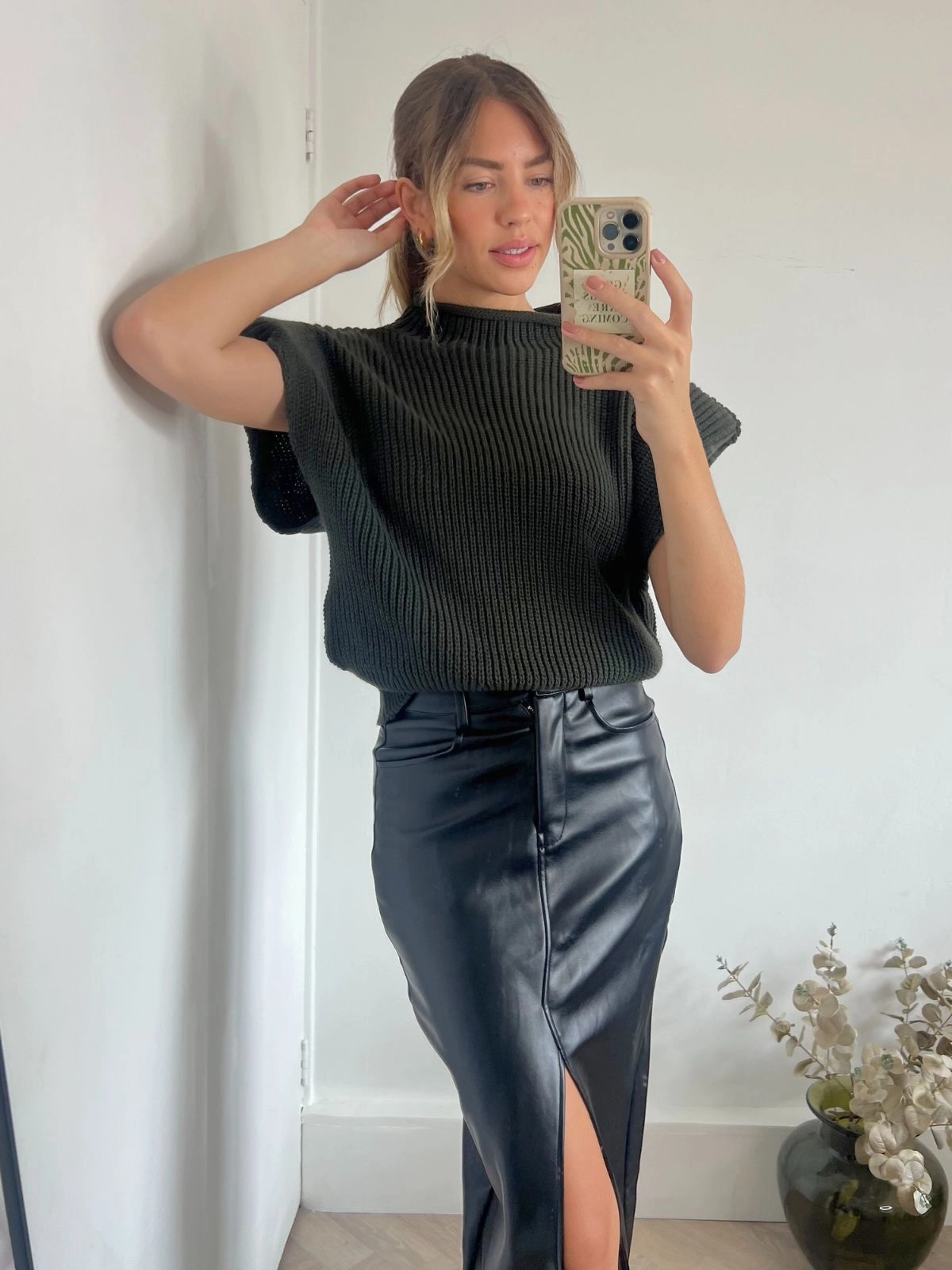 Dahlia Chunky Sleeveless Knitted Top / Khaki OversizedFit ButtonlessClosure