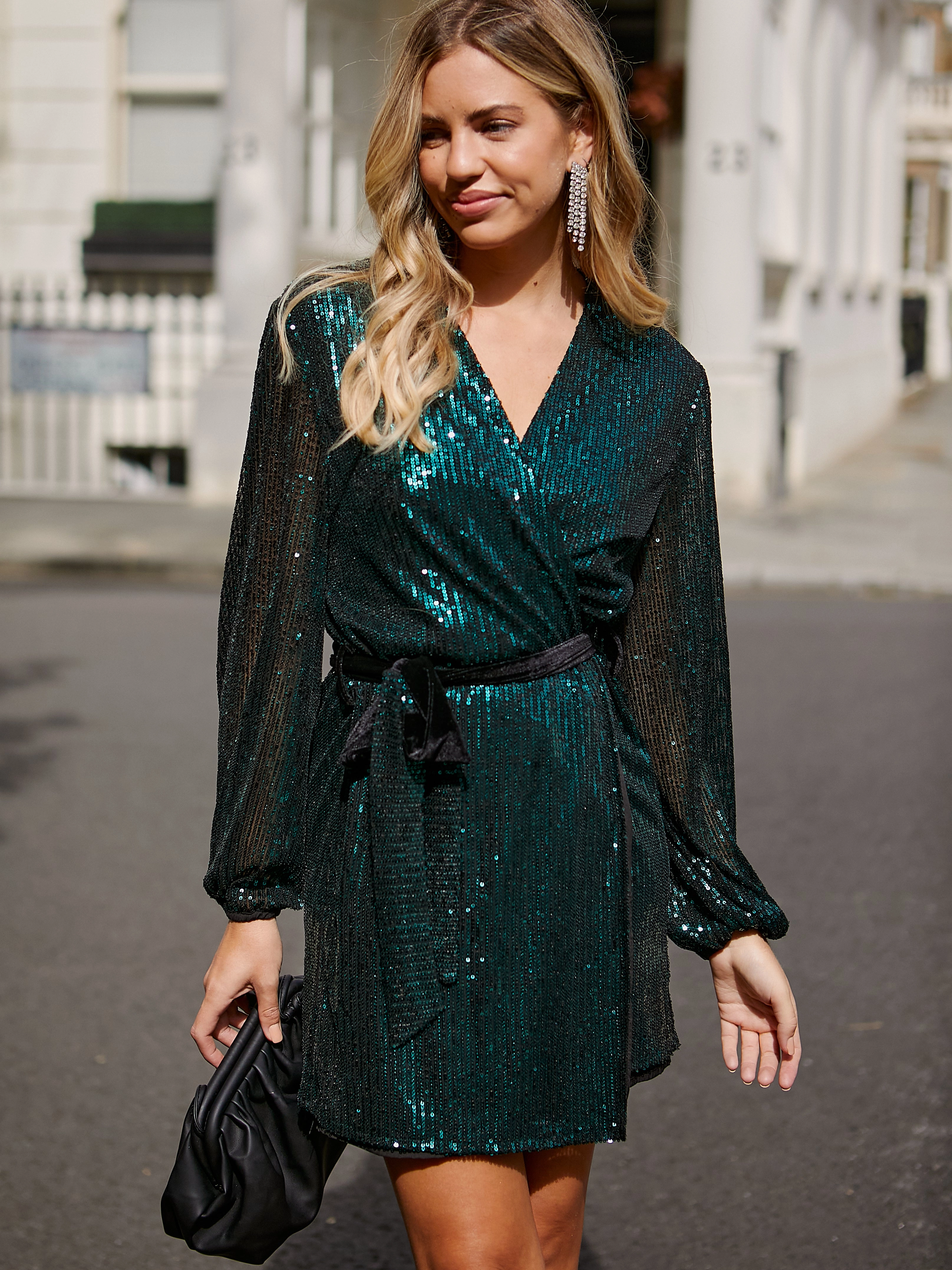 Classic Move Smooth silhouette Dani Sequin Wrap Dress / Emerald Green