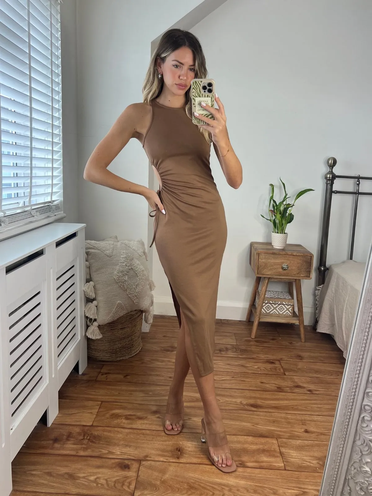 Drea Cut Out Midi Dress / Brown Comfortable travel dress