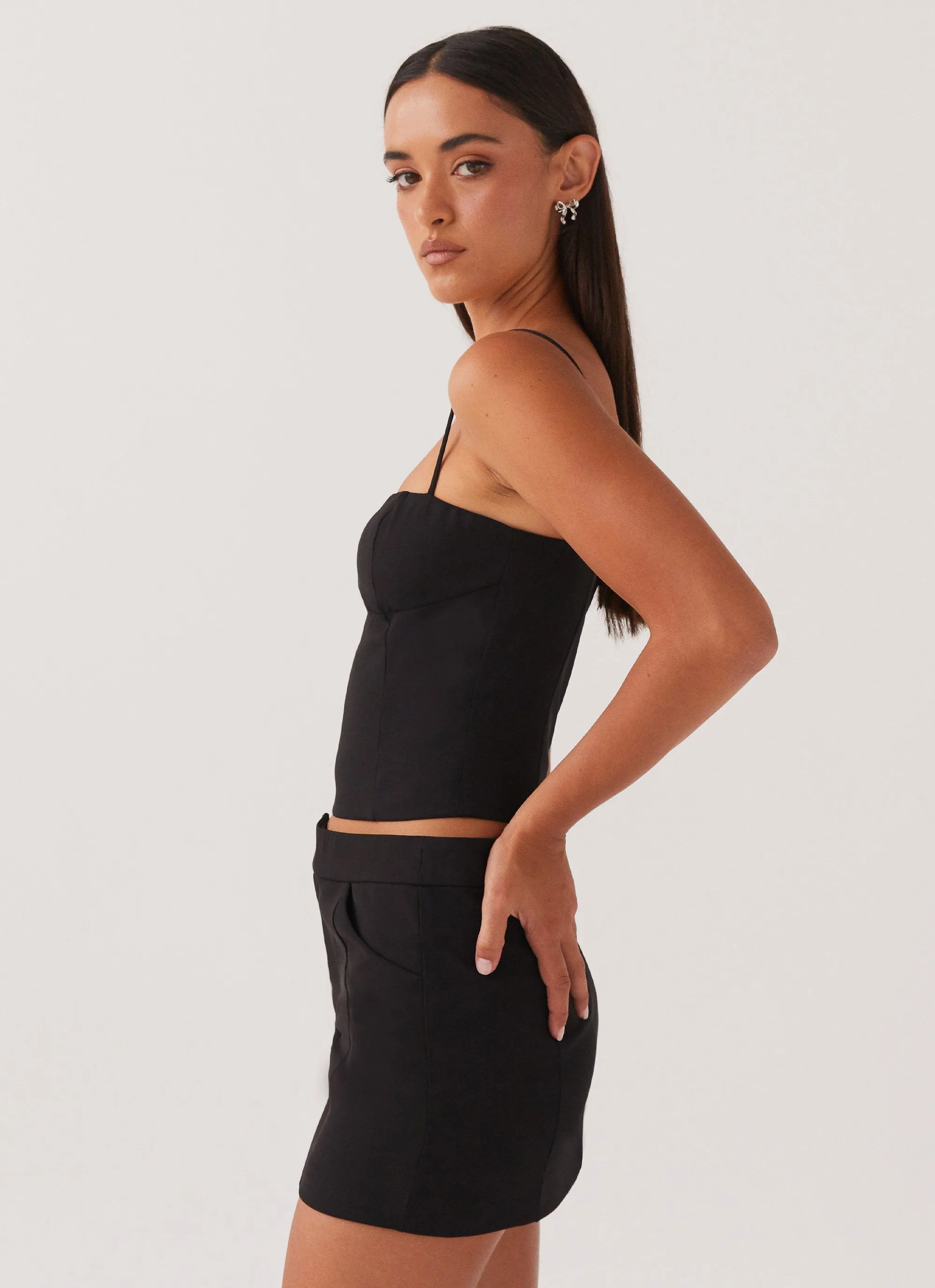 Eliana Crop Top - Black All Over Print Technique SweatAbsorbent