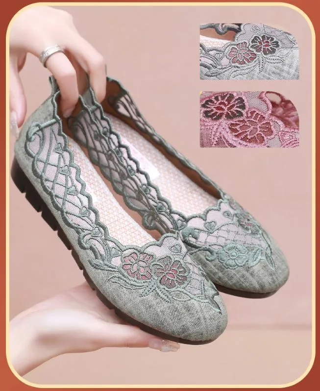 Embroidered Breathable Mesh Shoes