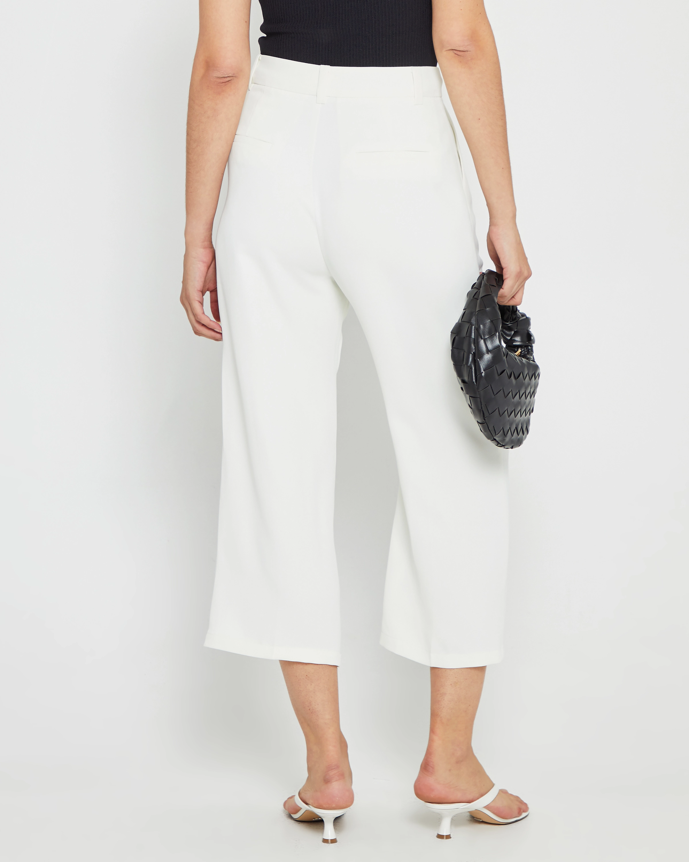 Flexible Material Comfort for All Everyday Cropped Pant