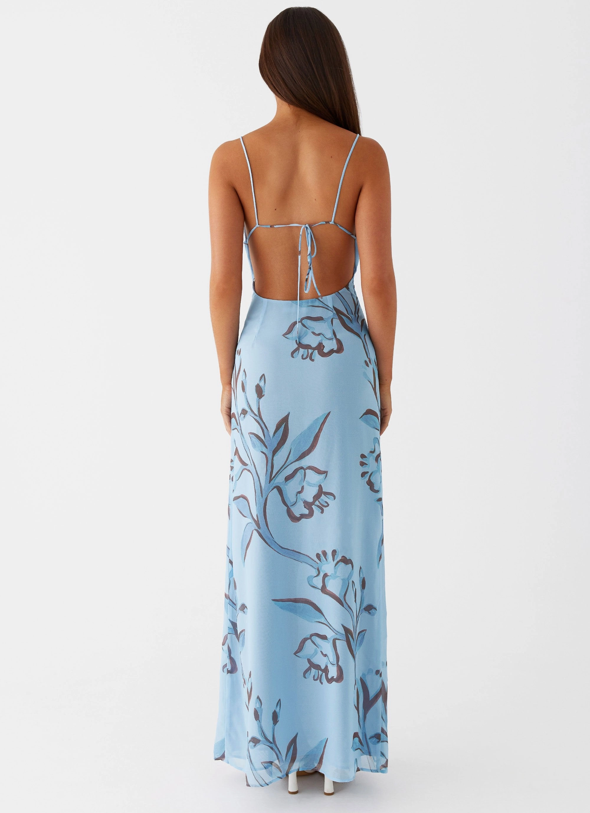 Felicia Daisy Maxi Dress - Blue Floral Subtle Elegance Wrinkle-Resistant