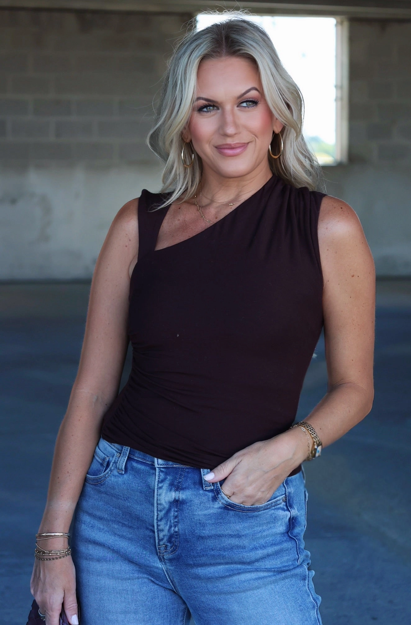 ColorfastMaterial BreathableBackVents Mia Top