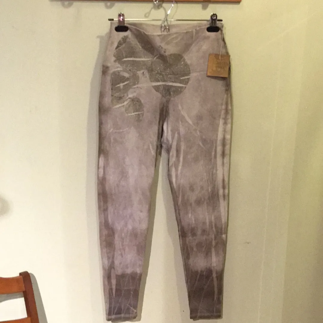 GE1-1529 Lamai Yoga Pants