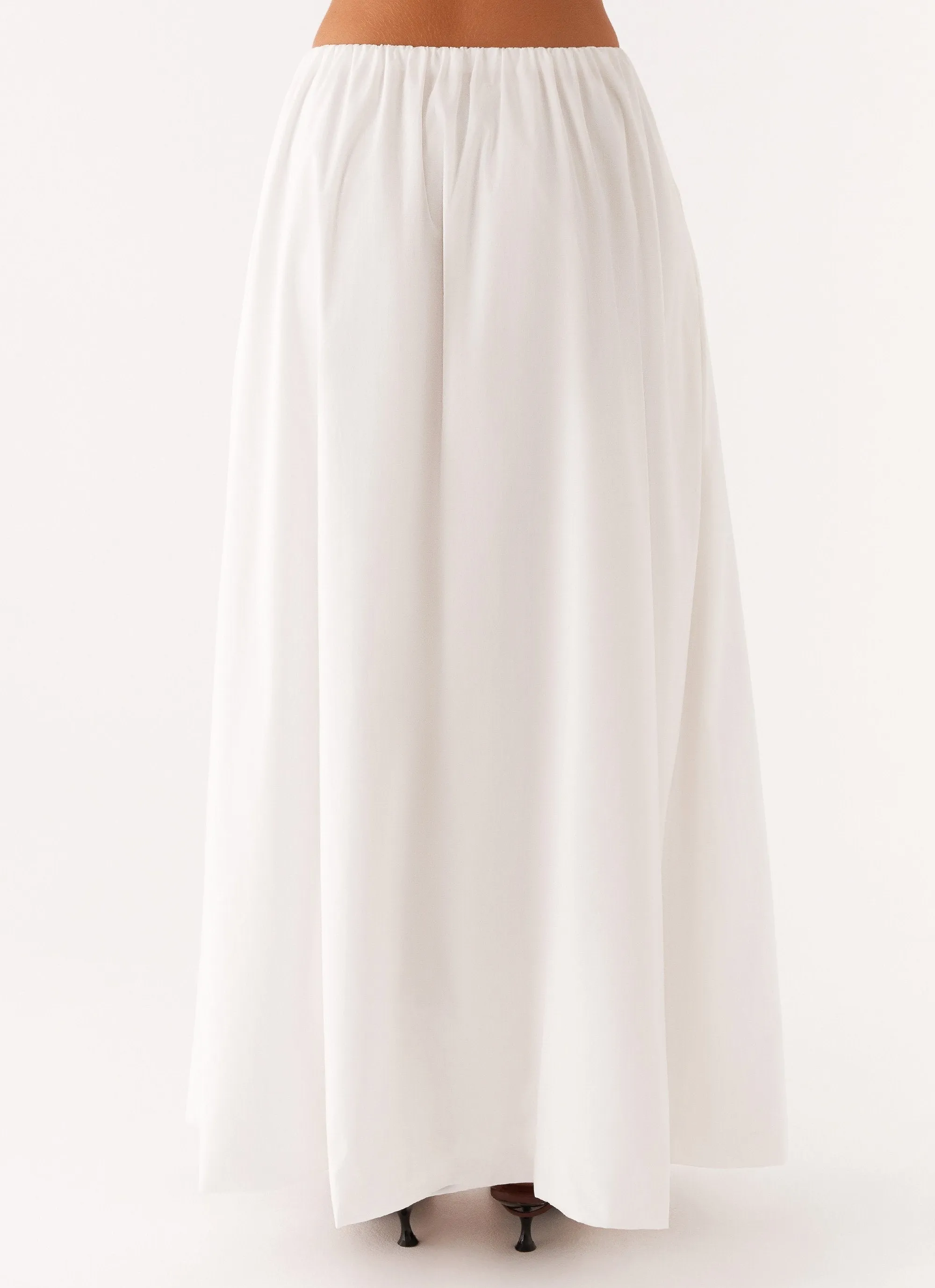 Minimal Touch Travel Ready Cheryl Maxi Skirt - White