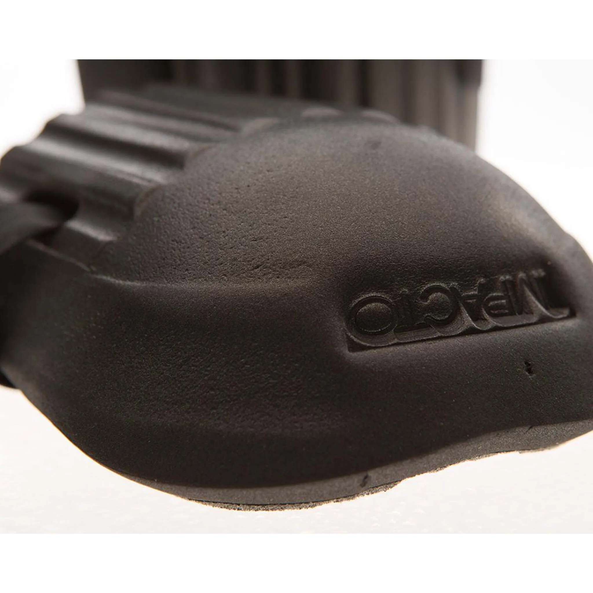 Impacto 840-00 "The Original" Knee Pads – Patented Design, Gel Cushioning, Contoured Fit, Adjustable Straps, Durable Comfort for Demanding Work