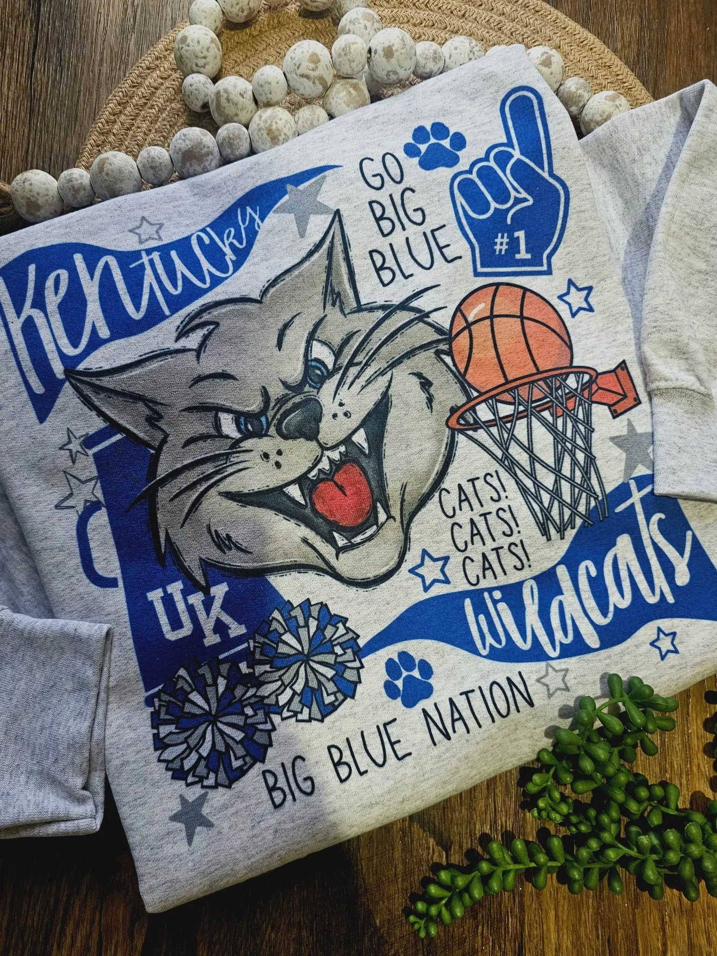 Low Profile Zipper Closure DurableCollarStays Kentucky Basketball Sweatshirt