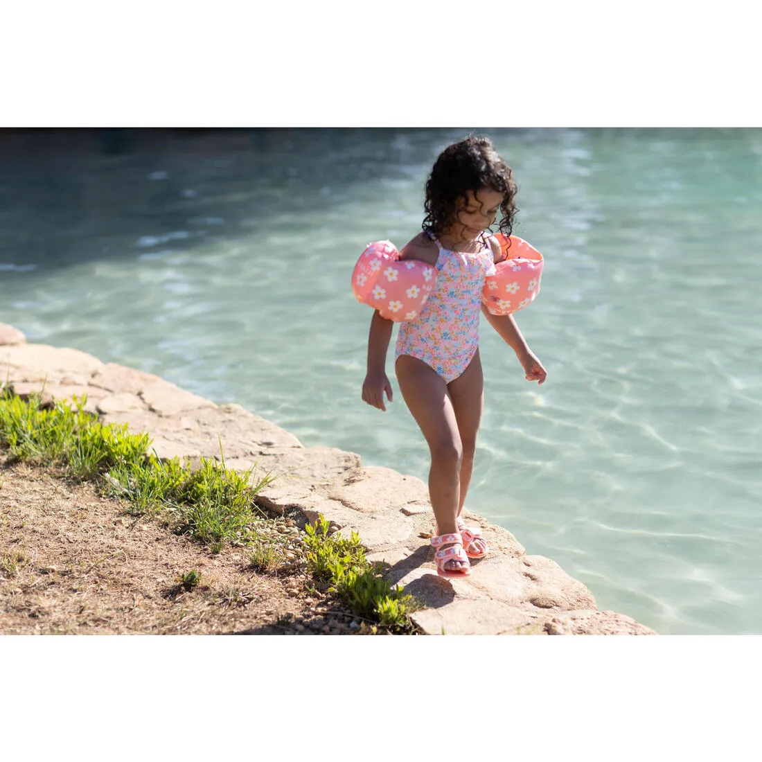 Kids’ Swimming armbands with "FLOWERS” print - 11-30 kg