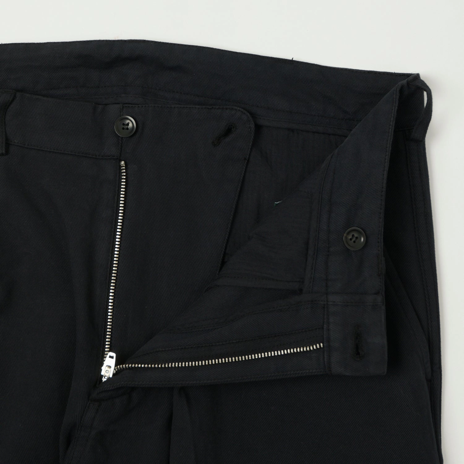 Ripped design Movement Flex Knickerbocker Canal Pleated Twill Cotton Pant - Black