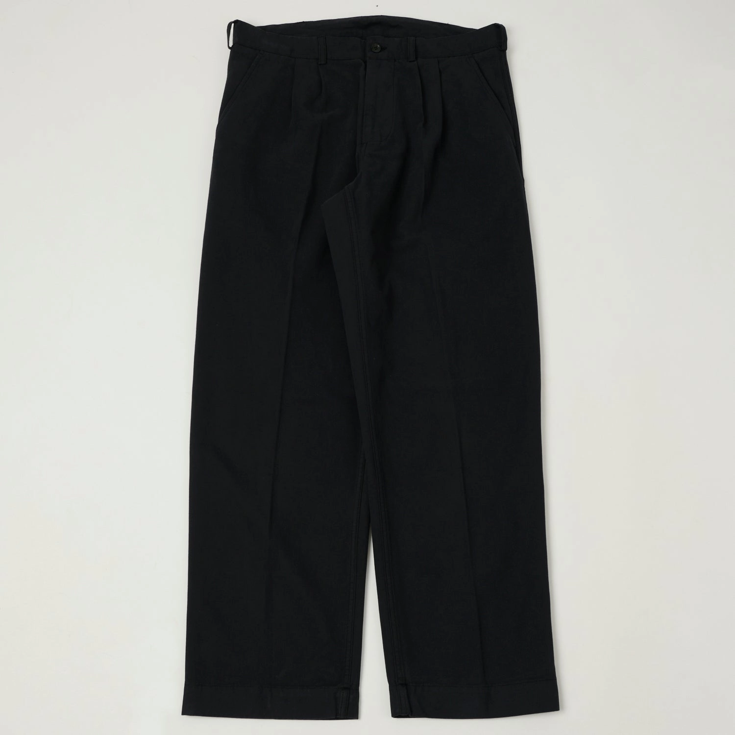 Day To Night Quick Slip Knickerbocker Canal Pleated Twill Cotton Pant - Black