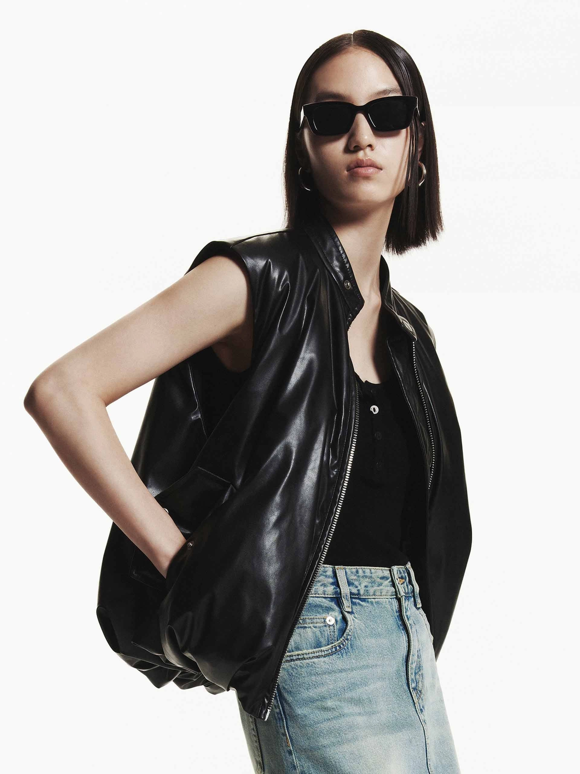 Leather Quilted Down Vest Minimal Travel Look Zippered Vents