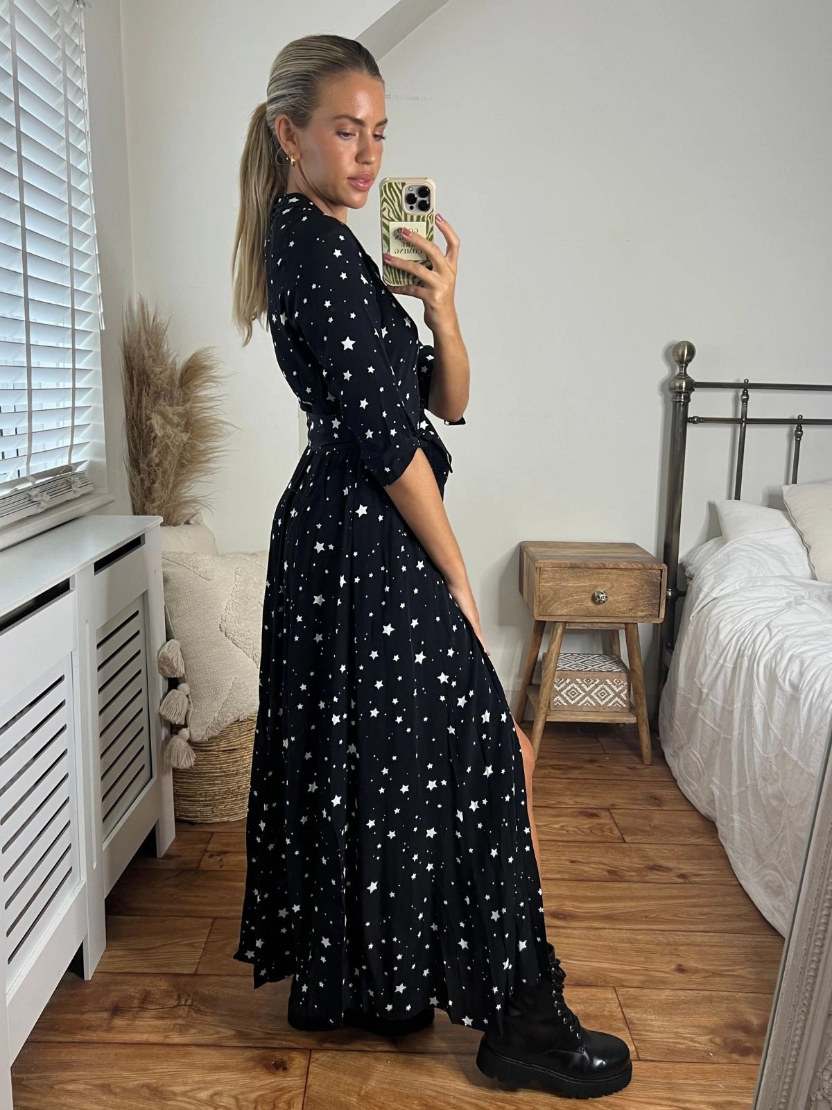 AntiPillingFinish WrinkleResistantTextile Daphne Belted Shirt Dress / Black and White Star Print