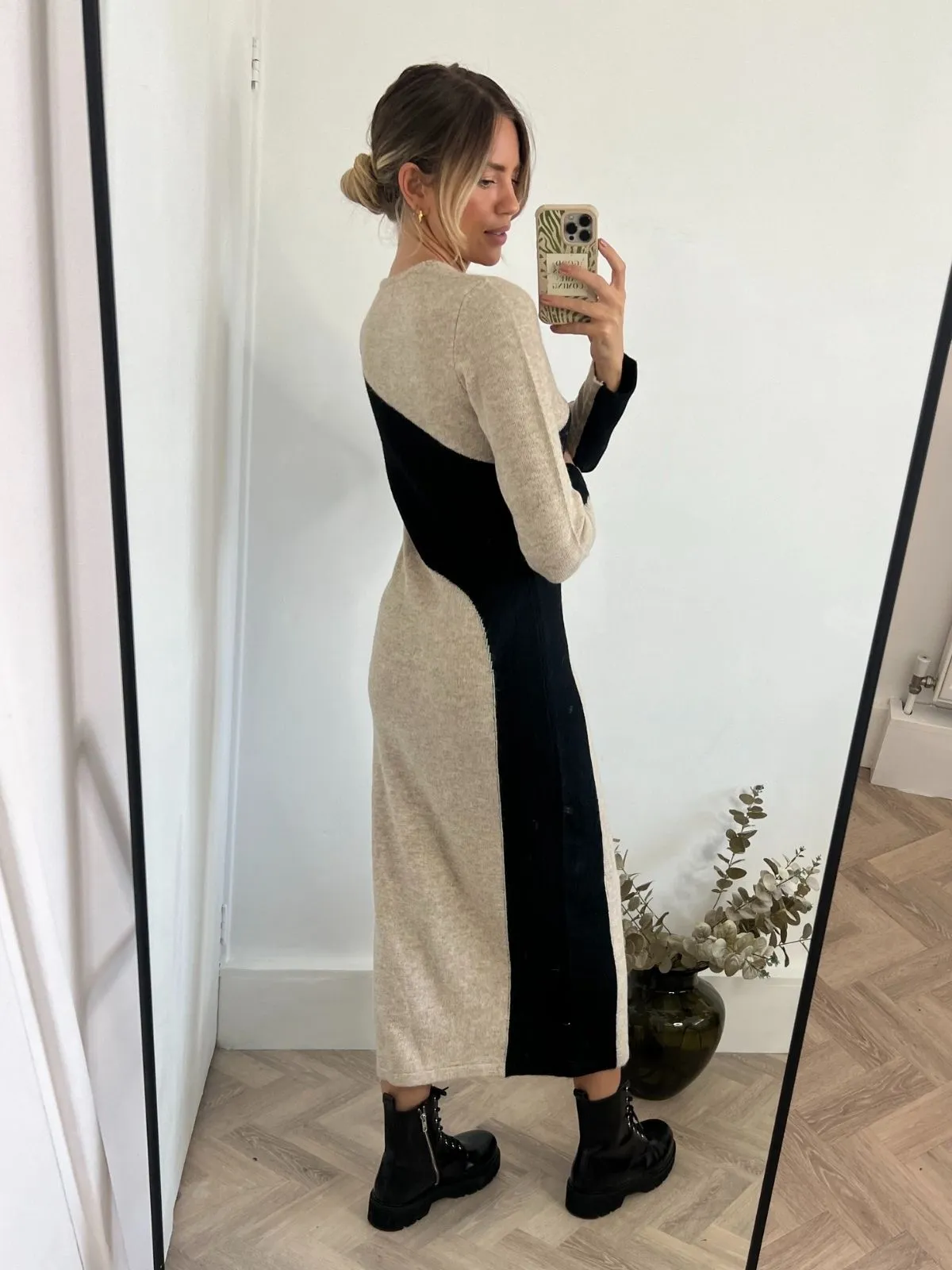 Relaxed fit wear Brynn Knitted Colourblock Midaxi Dress in Stone & Black