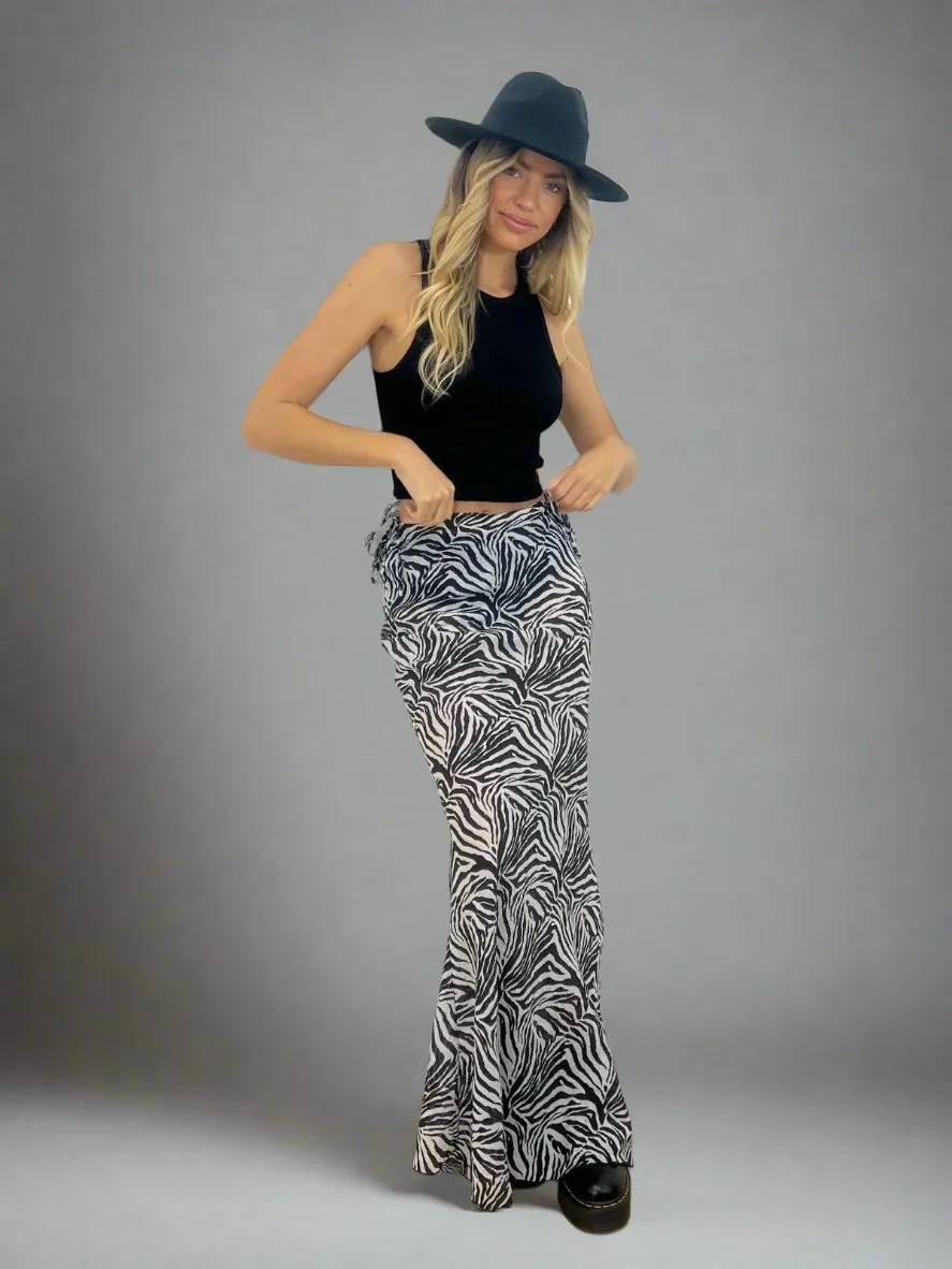 Malibu Sheer Beach Maxi Skirt / Zebra Non Restrictive
