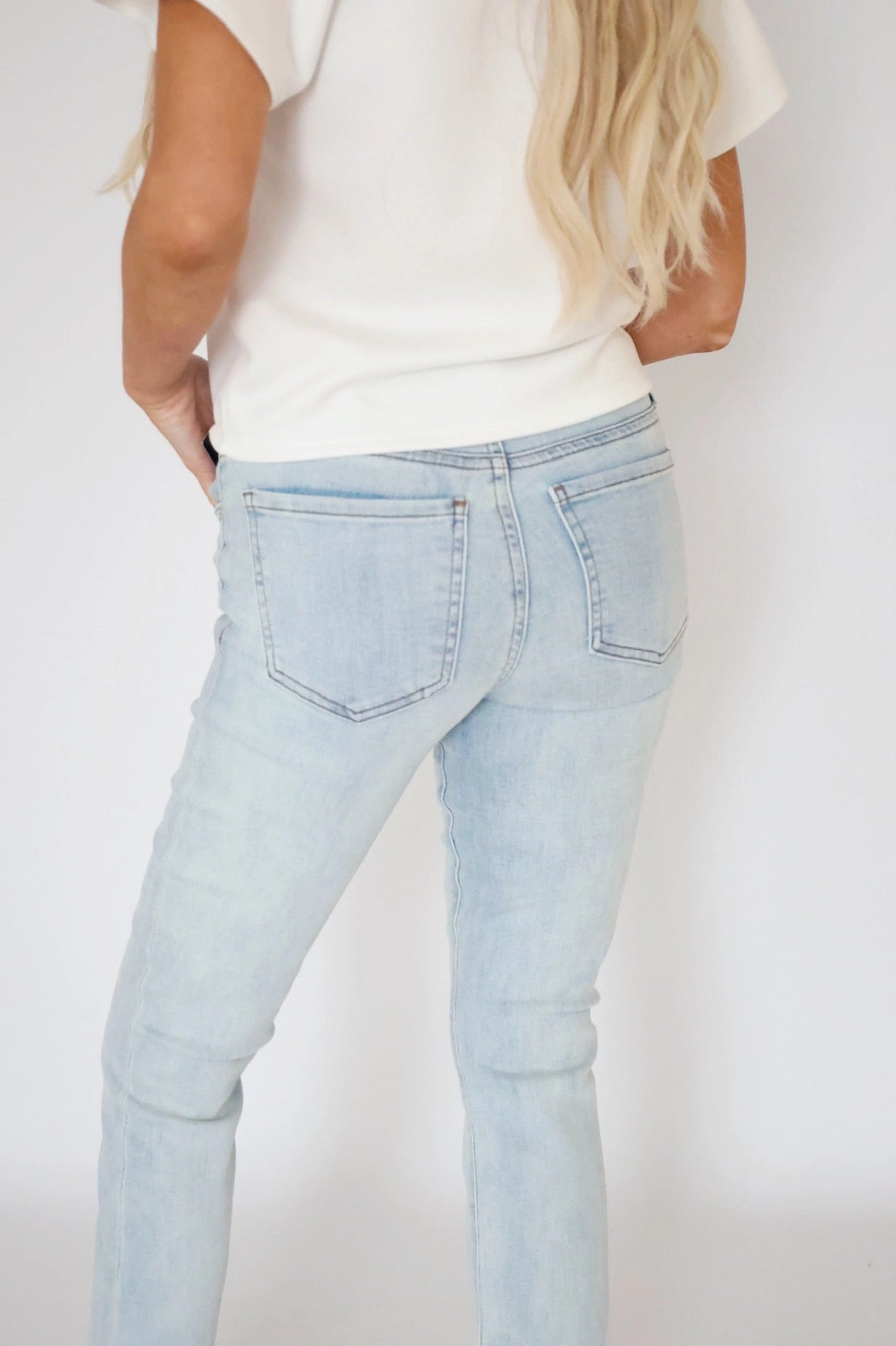 Catherin Boyfriend Jean - Light Base HighDensityFoam GarmentWashed Texture