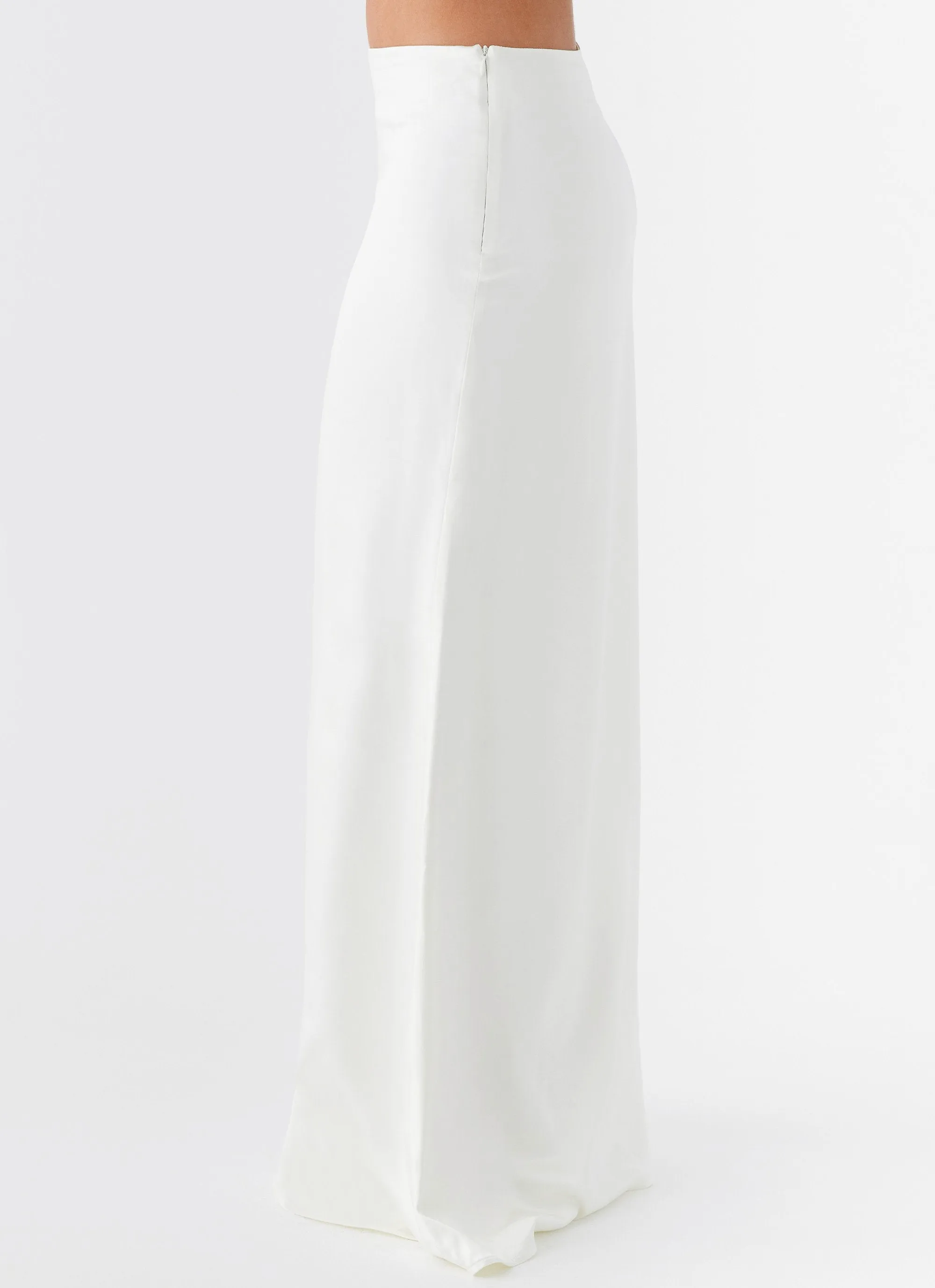 Morgan Low Rise Maxi Skirt - Ivory Chill Look Aesthetic Look