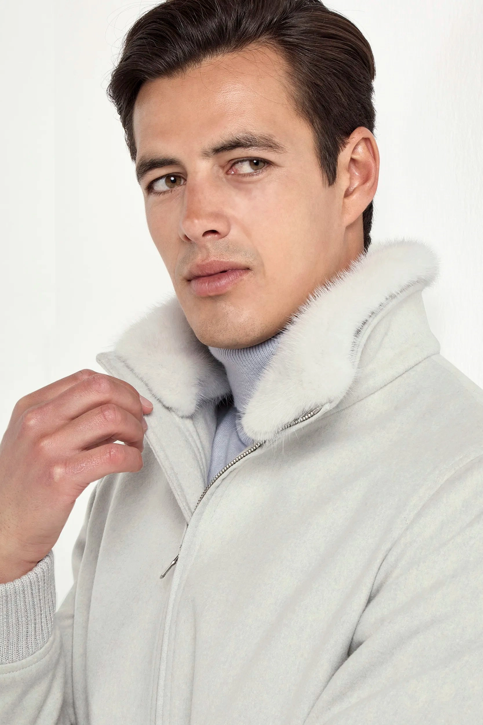 Off-white bomber with removable mink collar ?C Made in Italy OdorResistantTreatment Compression Fit Design