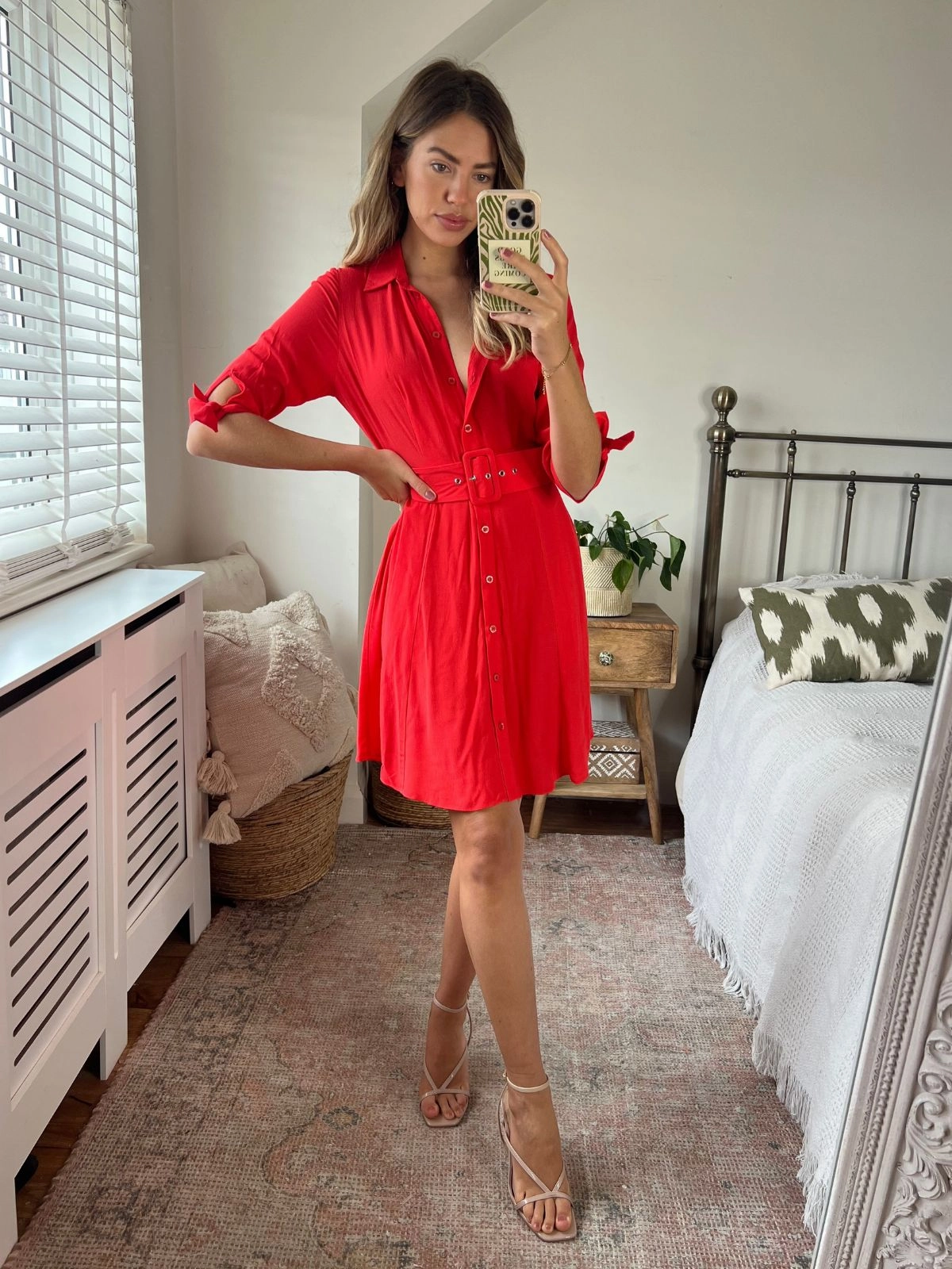 Vibrant fit Olivia Mini Belted Shirt Dress / Red