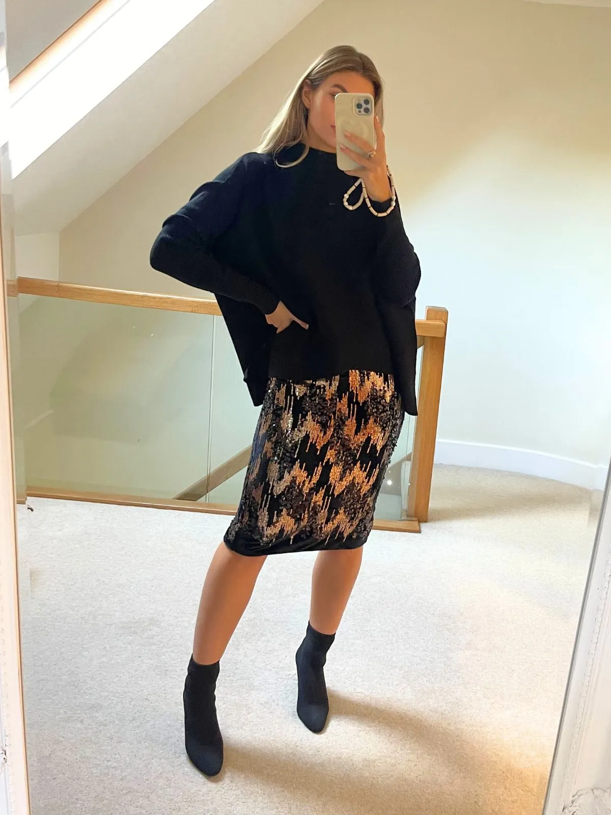 Phoebe Velvet Sequin Midi Skirt / Black & Gold Stylish Choice Stretch Waist