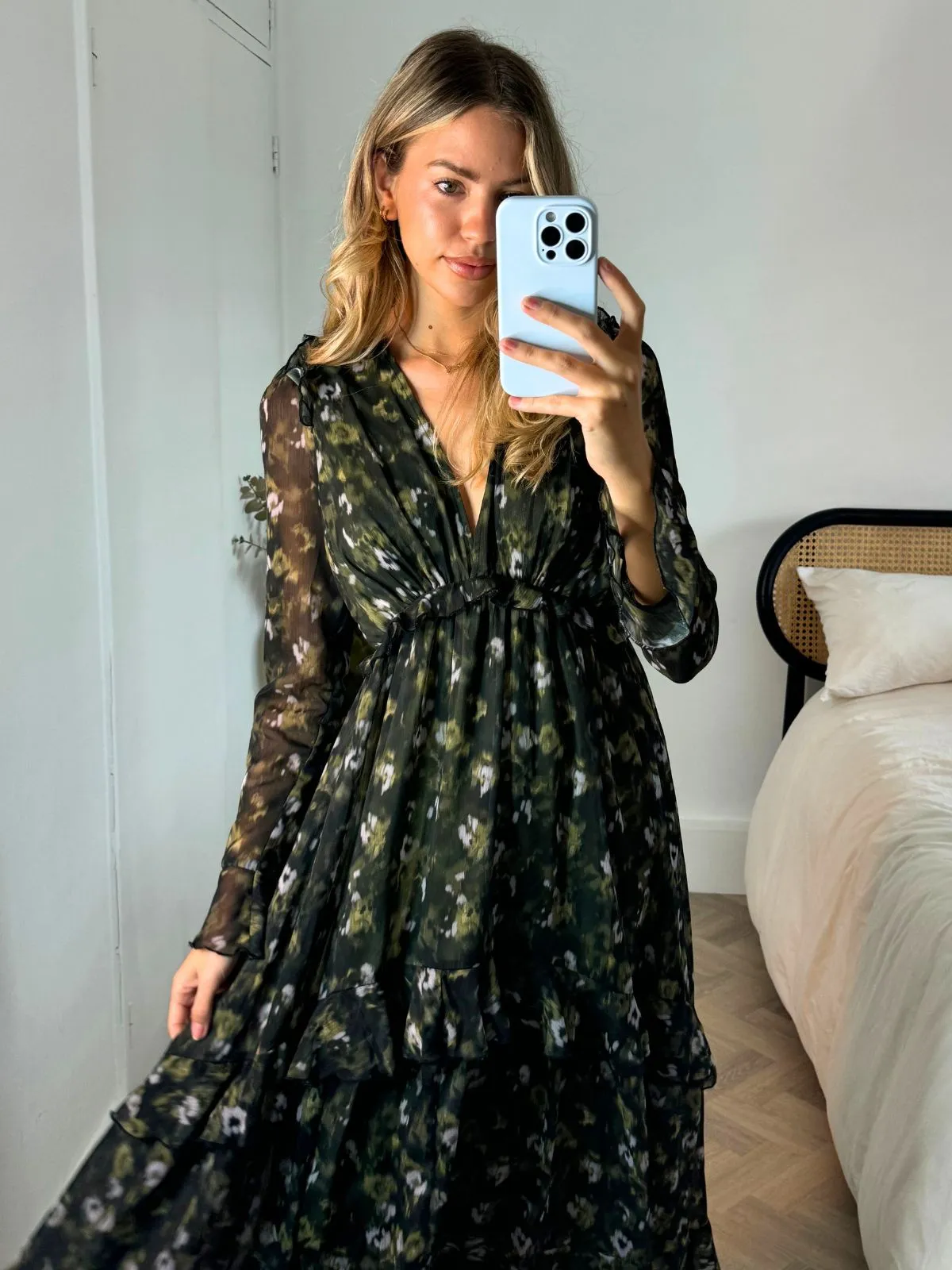 Versatile Cut Birdie Frill Tie Back Dress / Blurred Khaki Floral