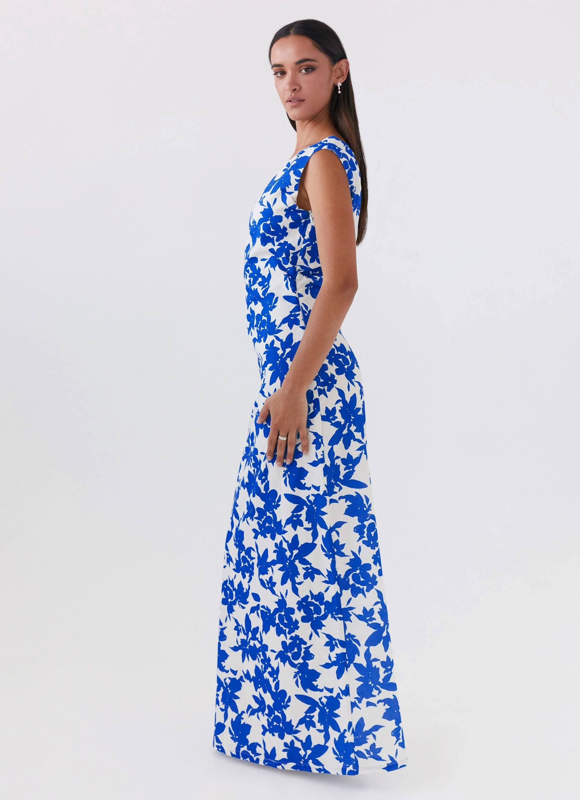 Pyper Off Shoulder Maxi Dress - Blue Floral Figure-Skimming tailored look