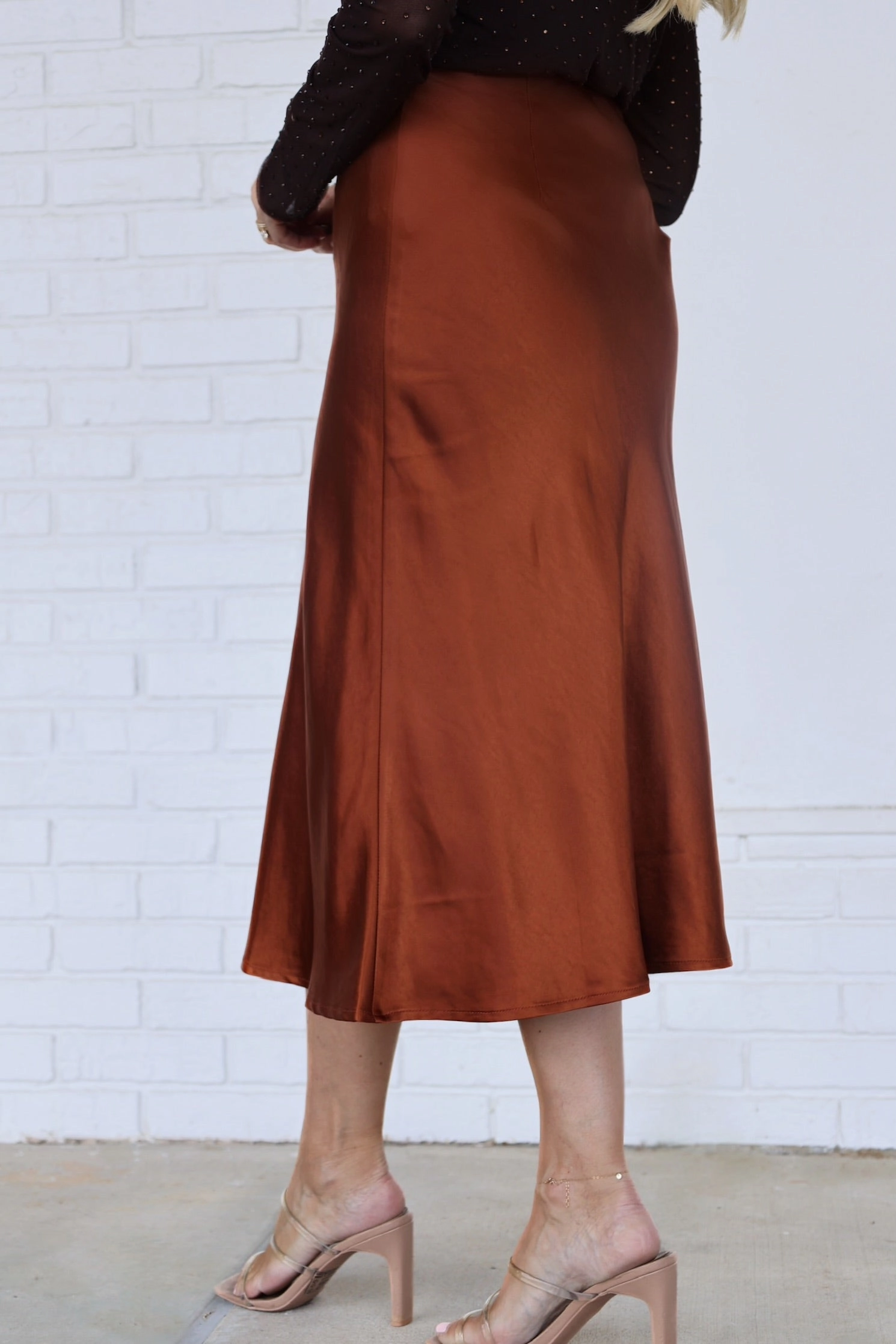 Lincoln Satin Skirt VentedBack TemperatureRegulating Fabric