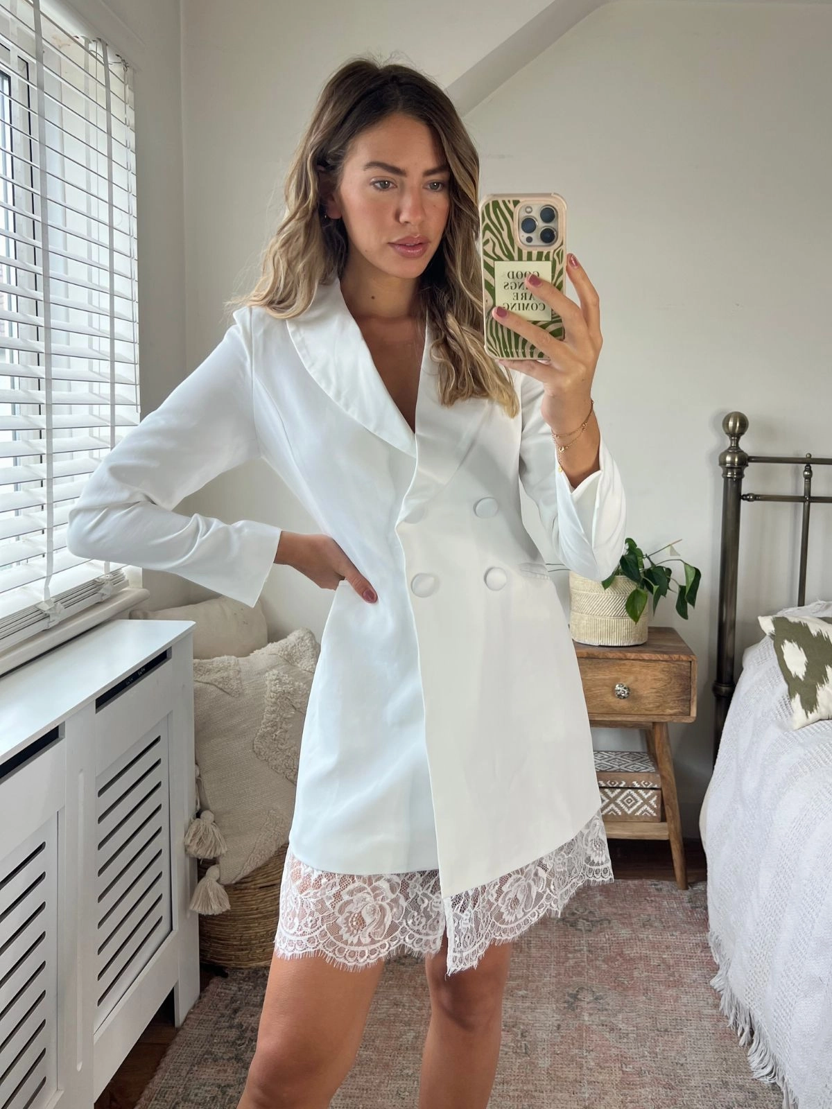 Rylee Blazer Dress / White Relax Appeal Smooth Mood