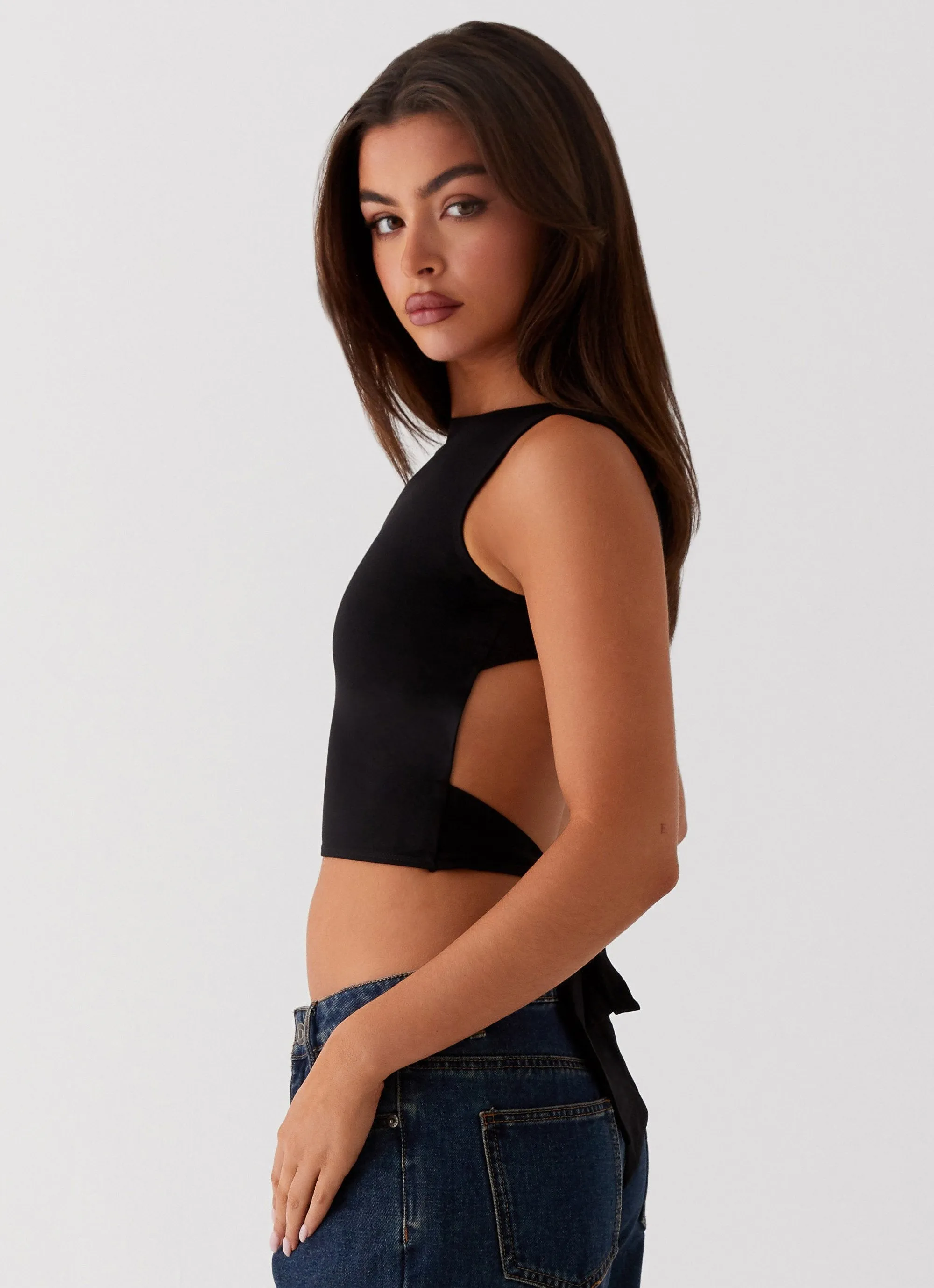 AllDayComfortFit Saskie Crop Top - Black