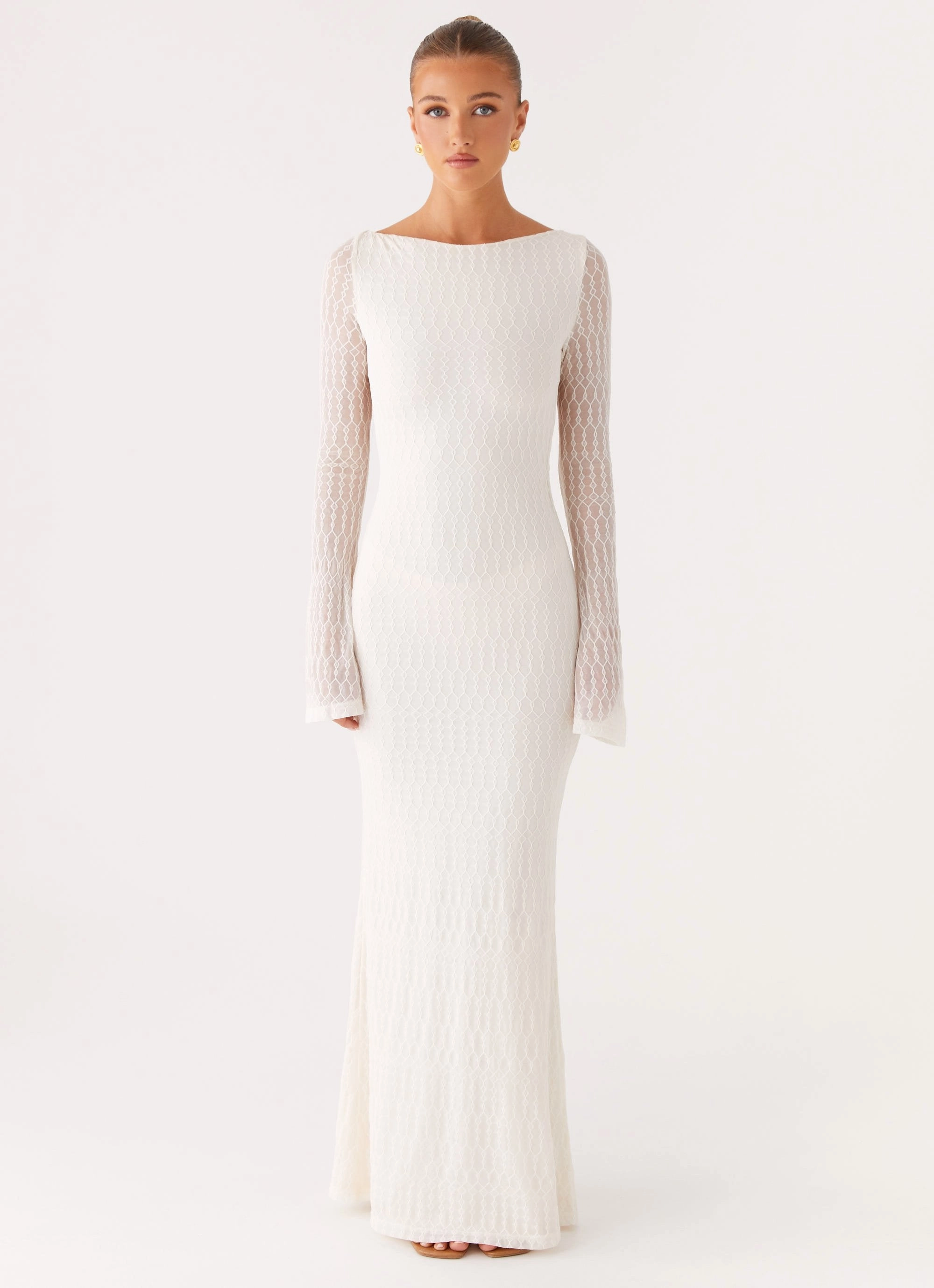 Elegant Simplicity Resort Ready Ethereal Long Sleeve Maxi Dress - Ivory
