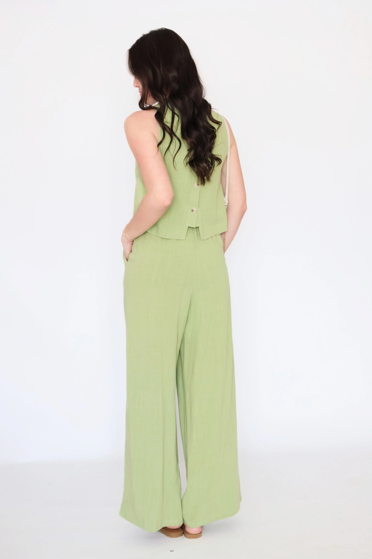 FlexibleNeckline EcoFriendlyTexture Sugarloaf Pants - Avocado (FINAL SALE)
