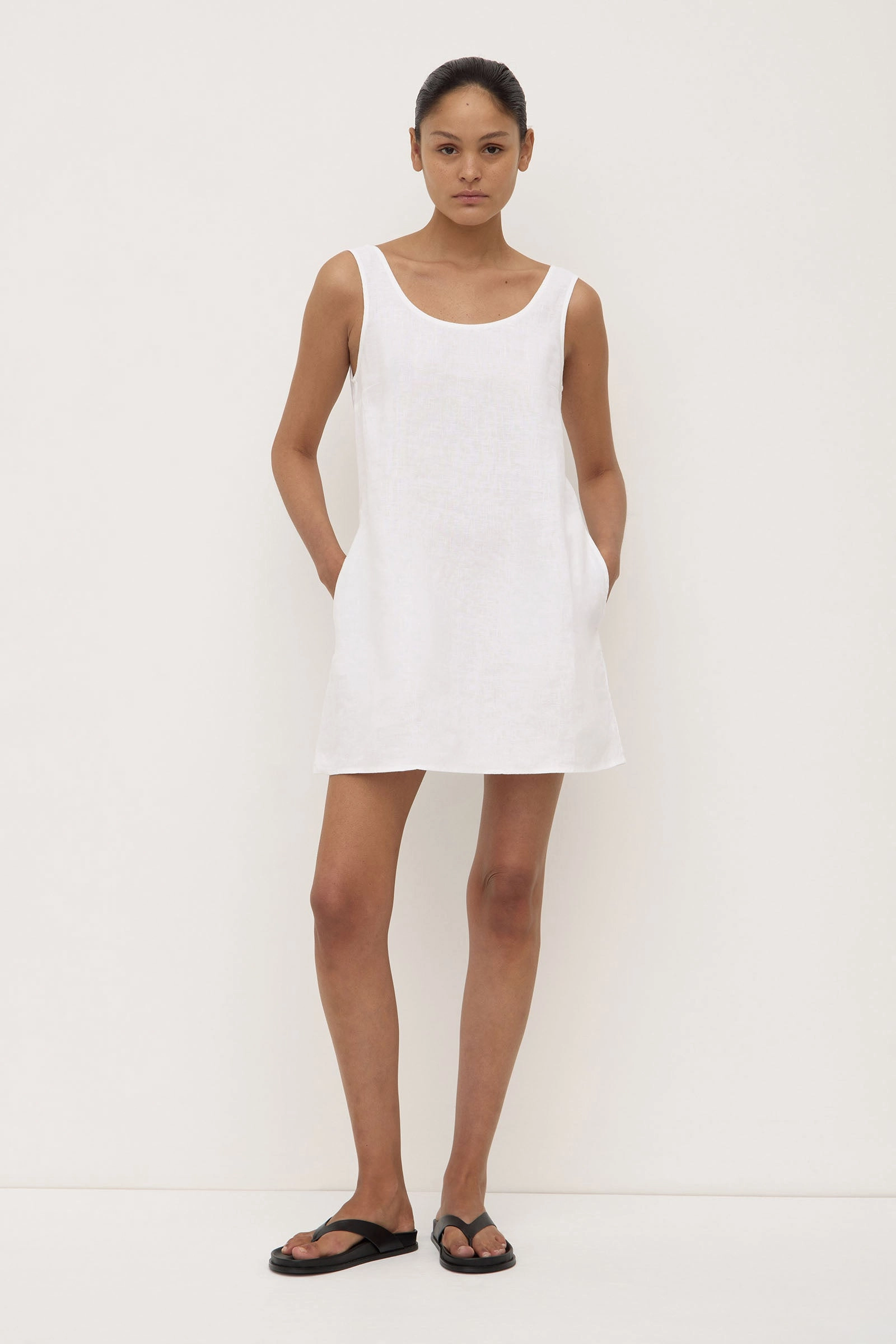 Edge Shape Selma Linen Mini Dress