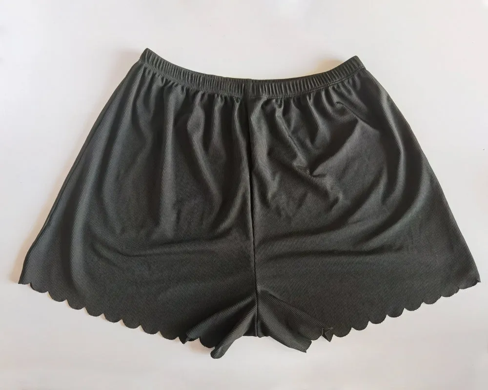 SHINCHIC leggings. Ladies summer casual shorts, suitable for wearing with skirts
